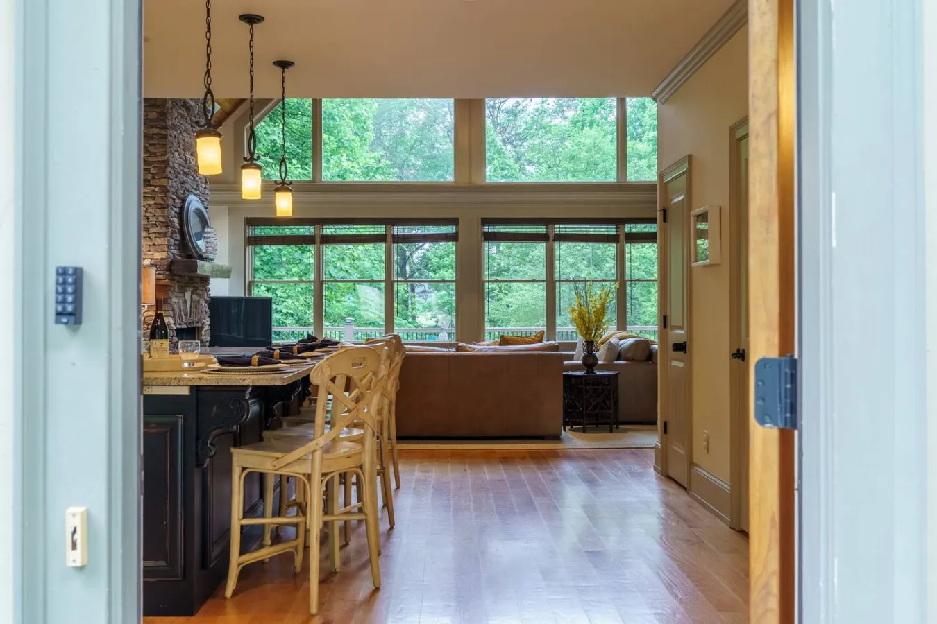 Perry Lake House 12