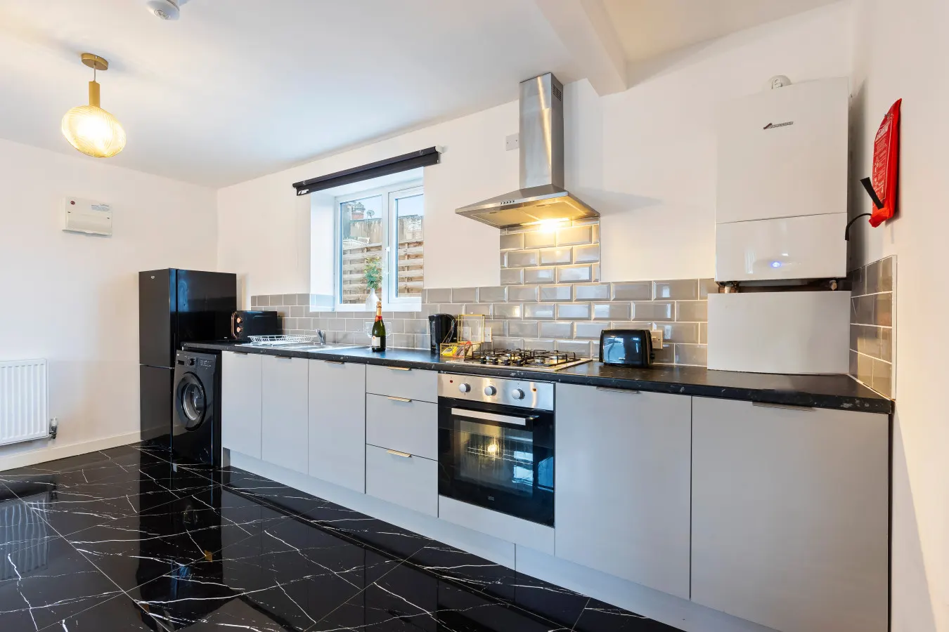 Stylish Apartment - Parking - Smart Tv - Cradley Heath 10