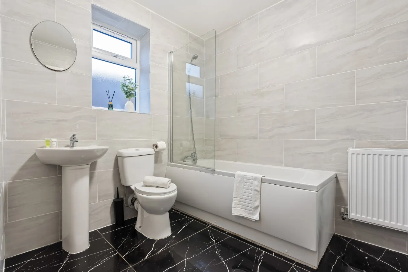 Stylish Apartment - Parking - Smart Tv - Cradley Heath — photo 4