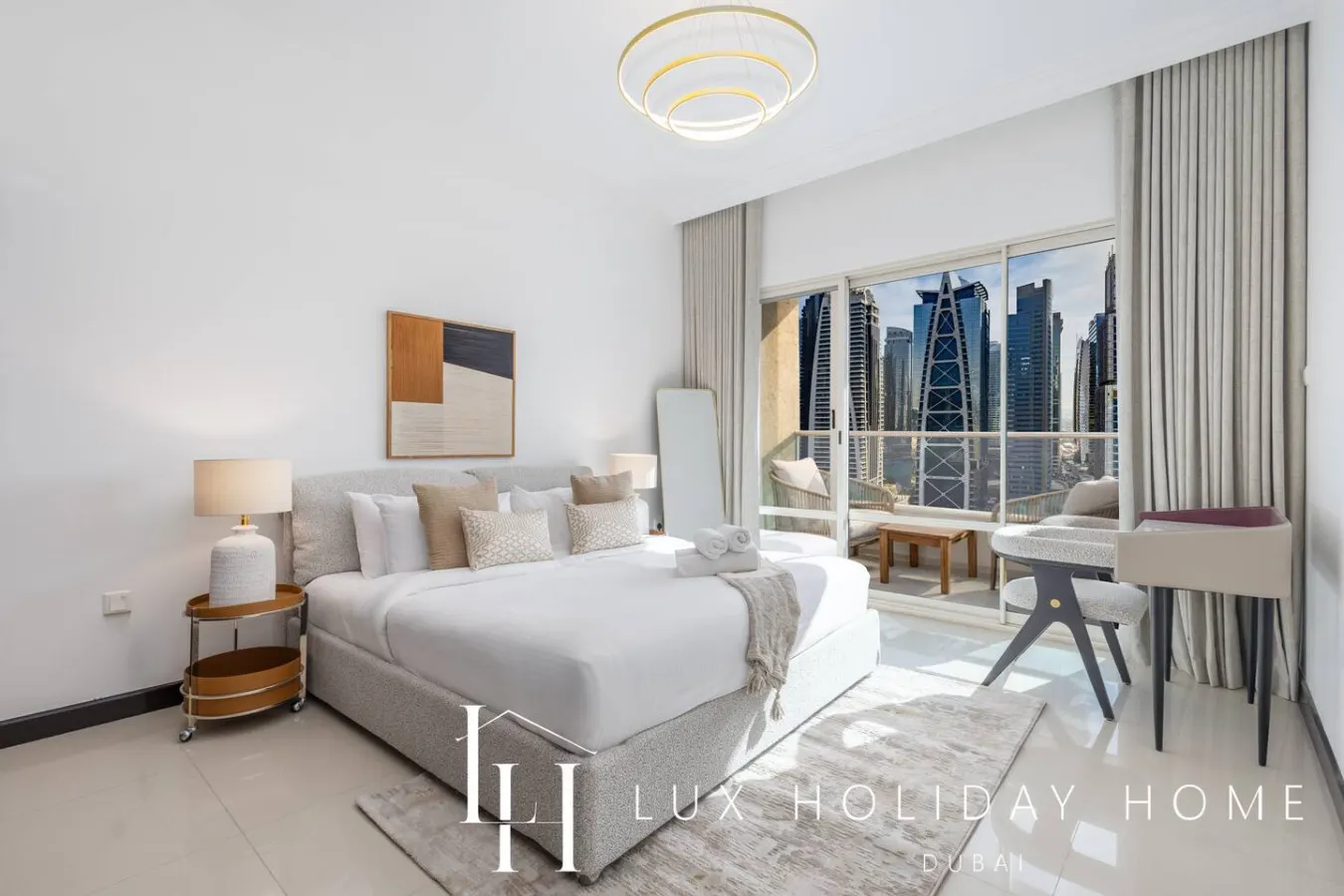 LUX The 02 Residences JLT Suite 2