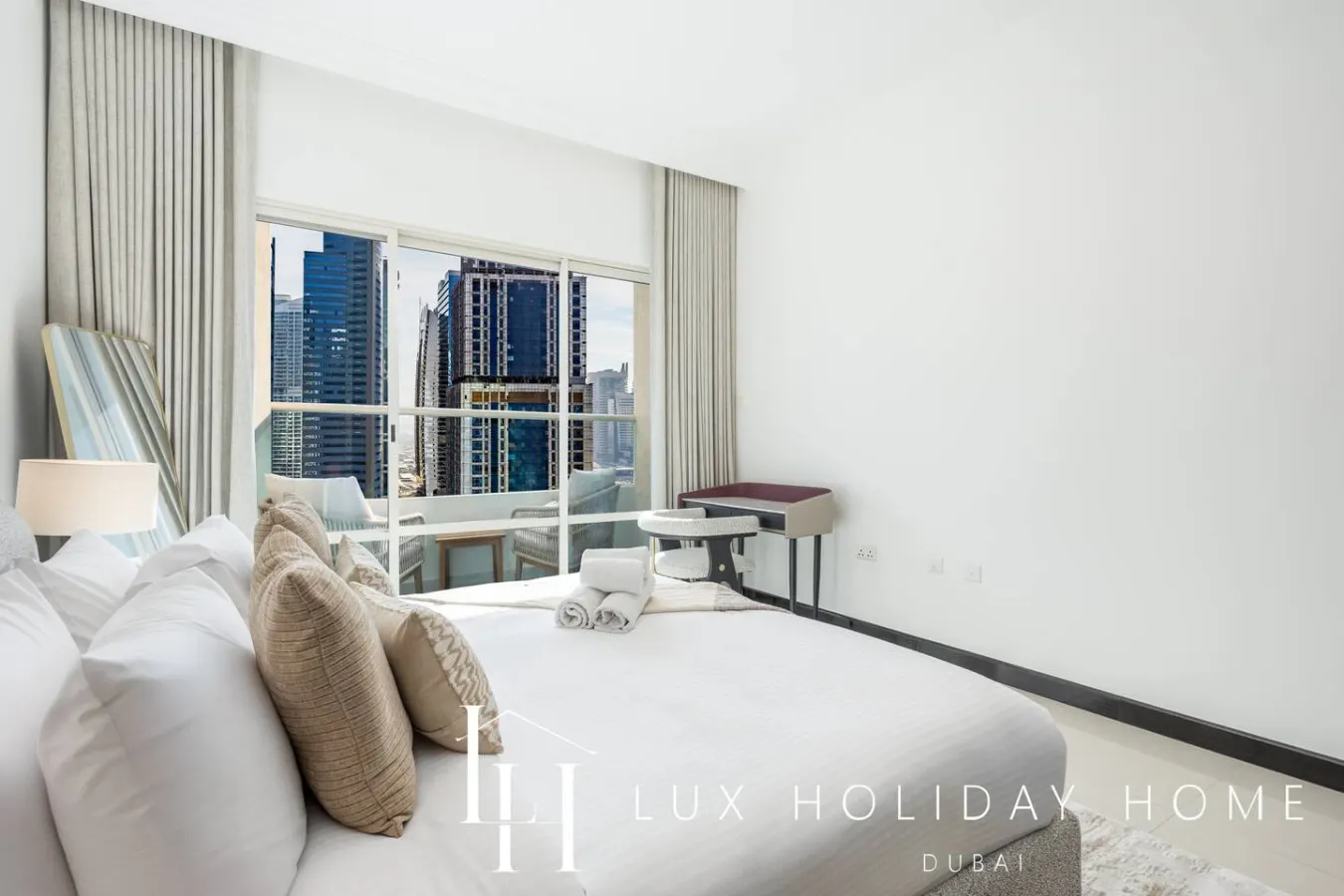 LUX The 02 Residences JLT Suite 12