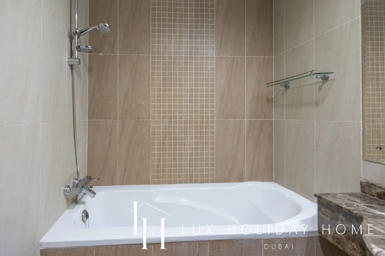 LUX The 02 Residences JLT Suite 15