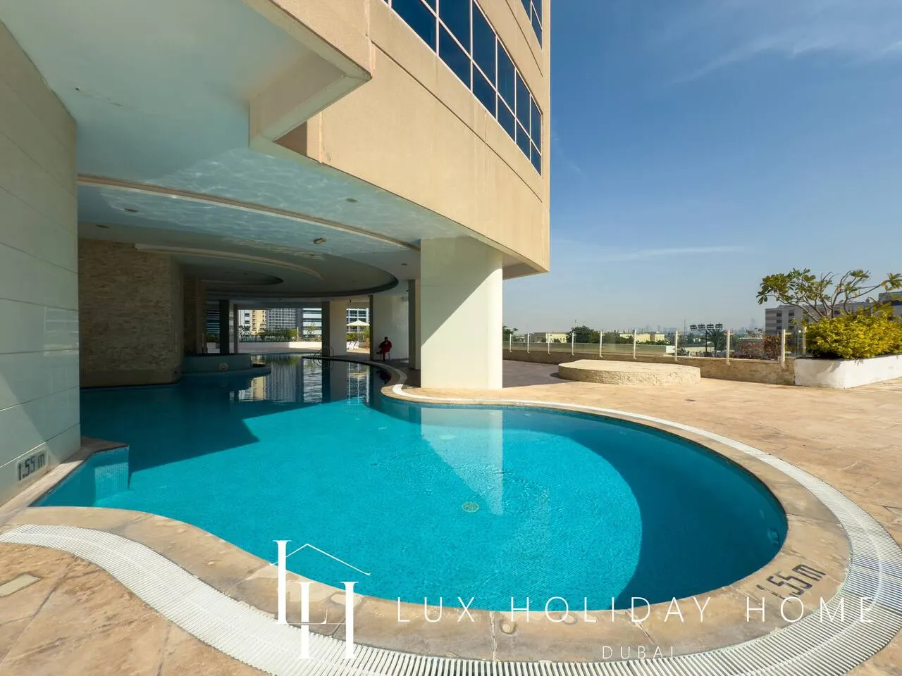 LUX The 02 Residences JLT Suite 18