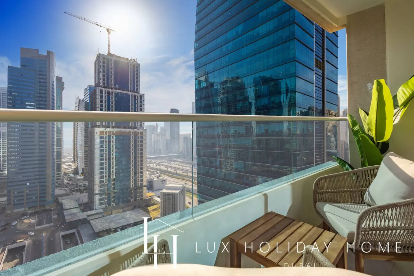 LUX The 02 Residences JLT Suite 6