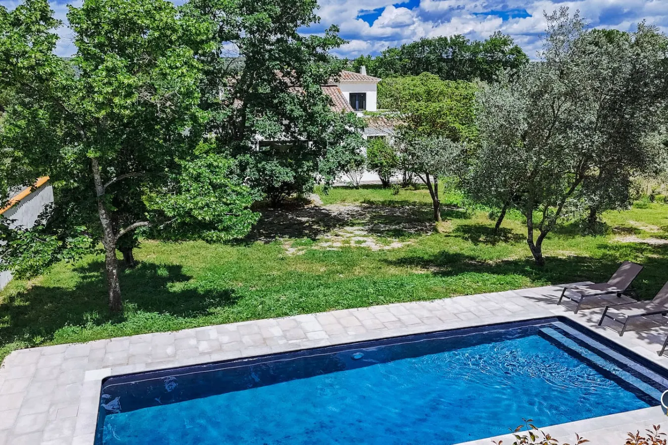 Grande Maison Familiale, Piscine 12