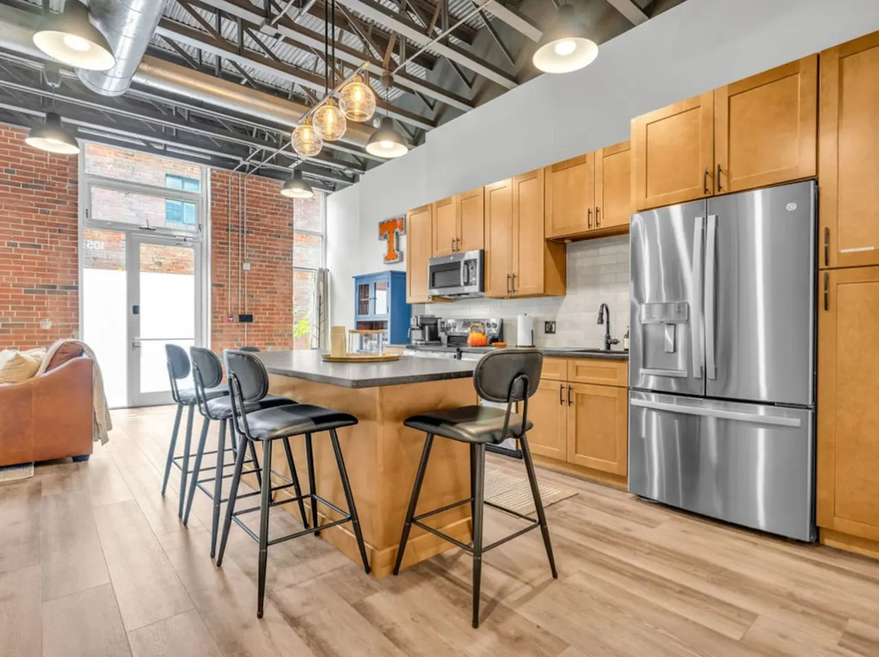 Downtown Loft | Group Travel + Walkable + Private — photo 2