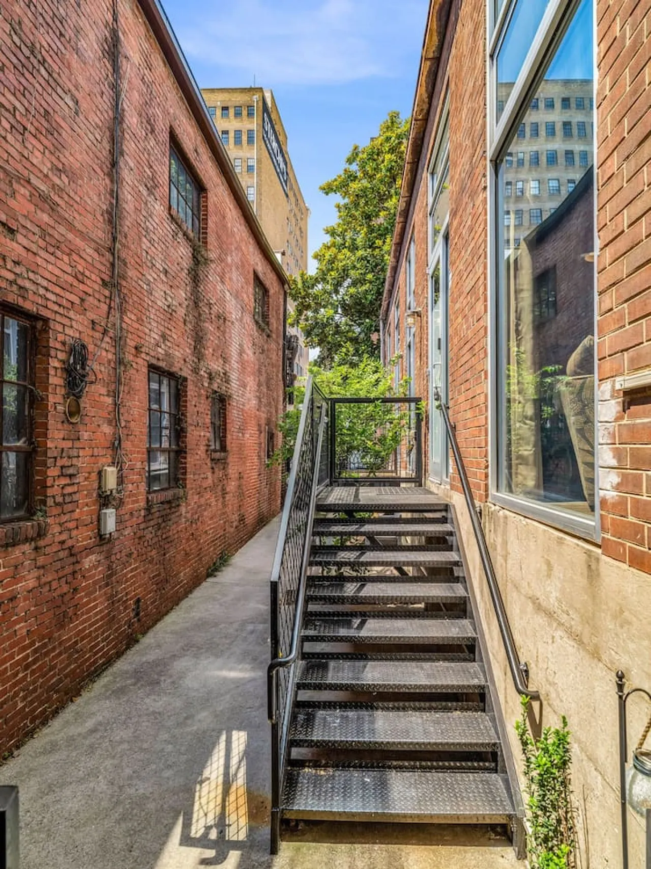 Downtown Loft Group Travel + Walkable + Private 9