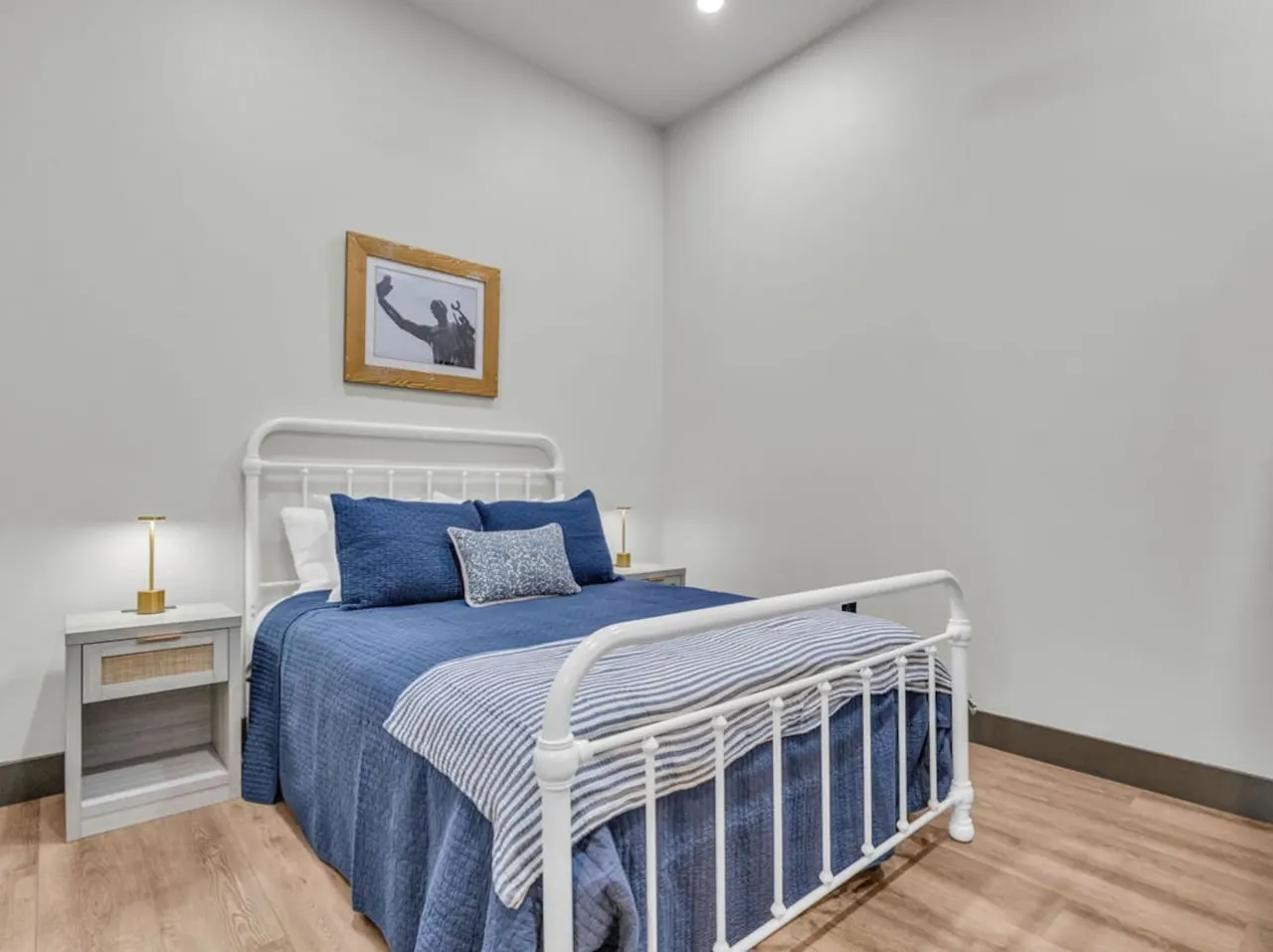 Downtown Loft Group Travel + Walkable + Private 10