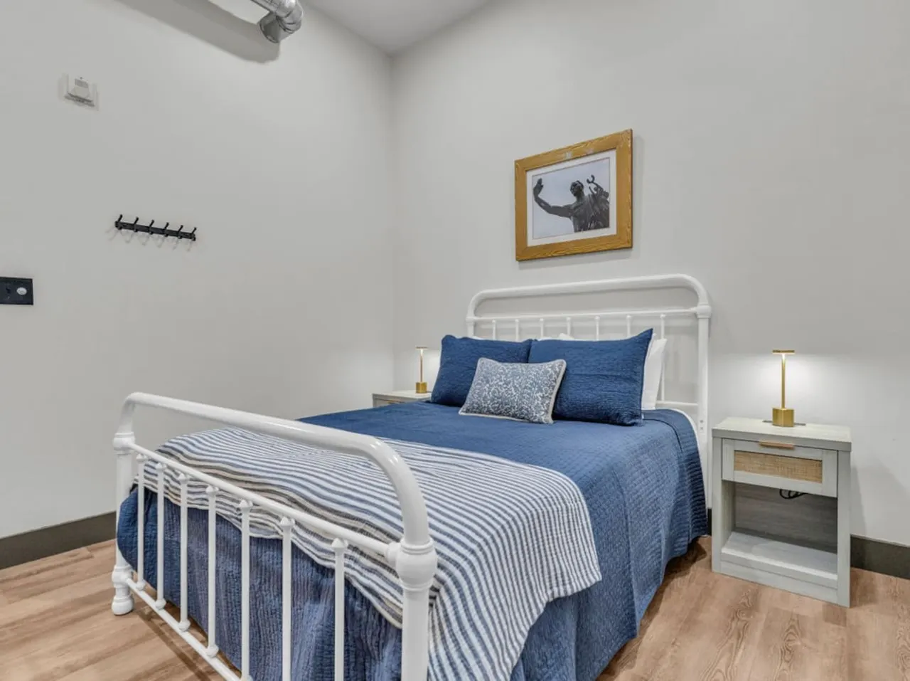 Downtown Loft Group Travel + Walkable + Private 12