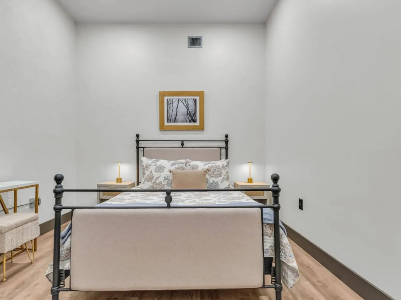 Downtown Loft Group Travel + Walkable + Private 16