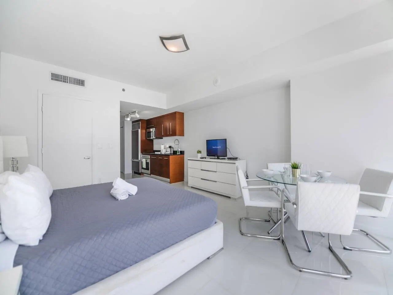 Lux Icon Studio Residence 4