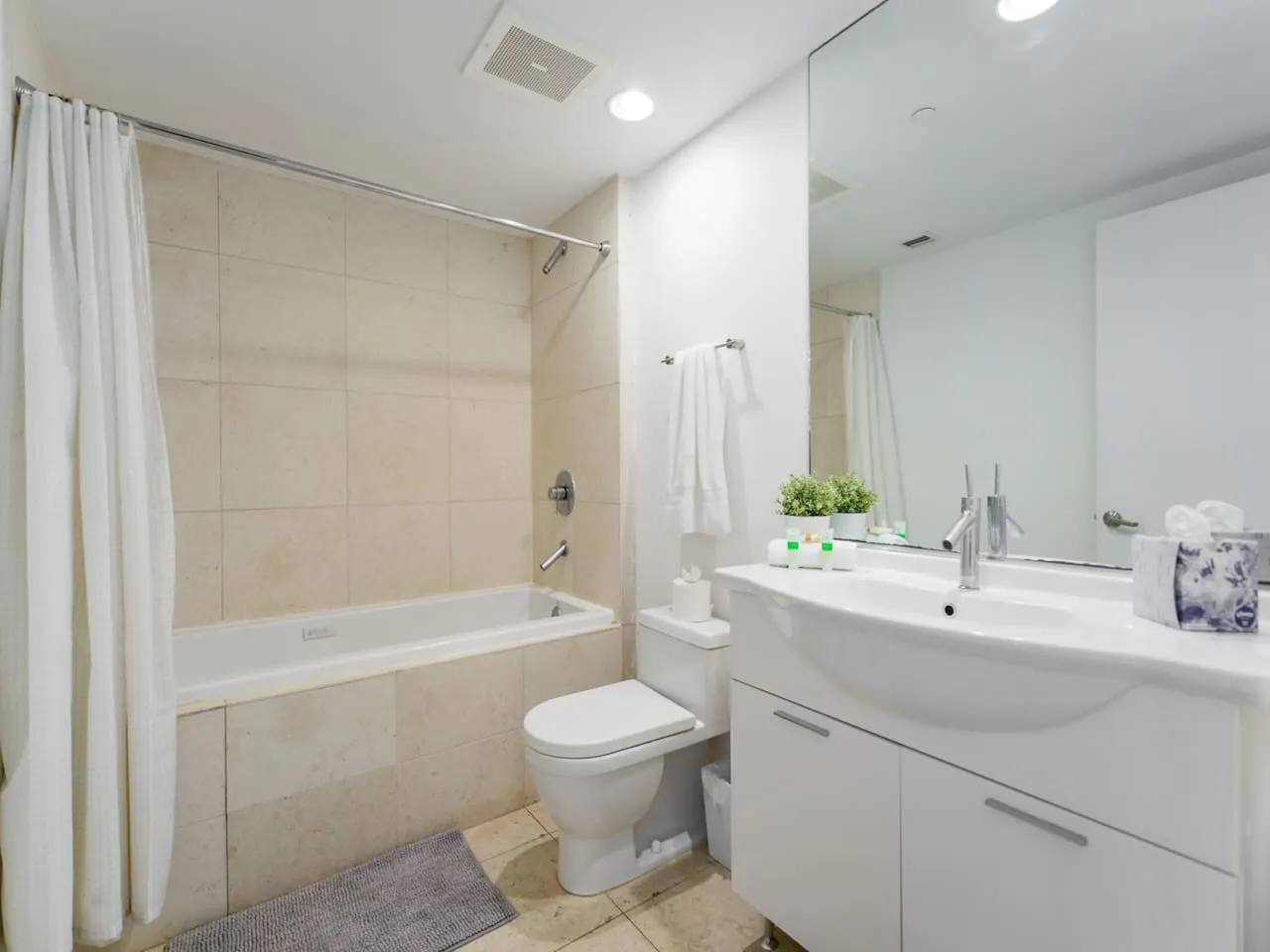 Lux Icon Studio Residence 7