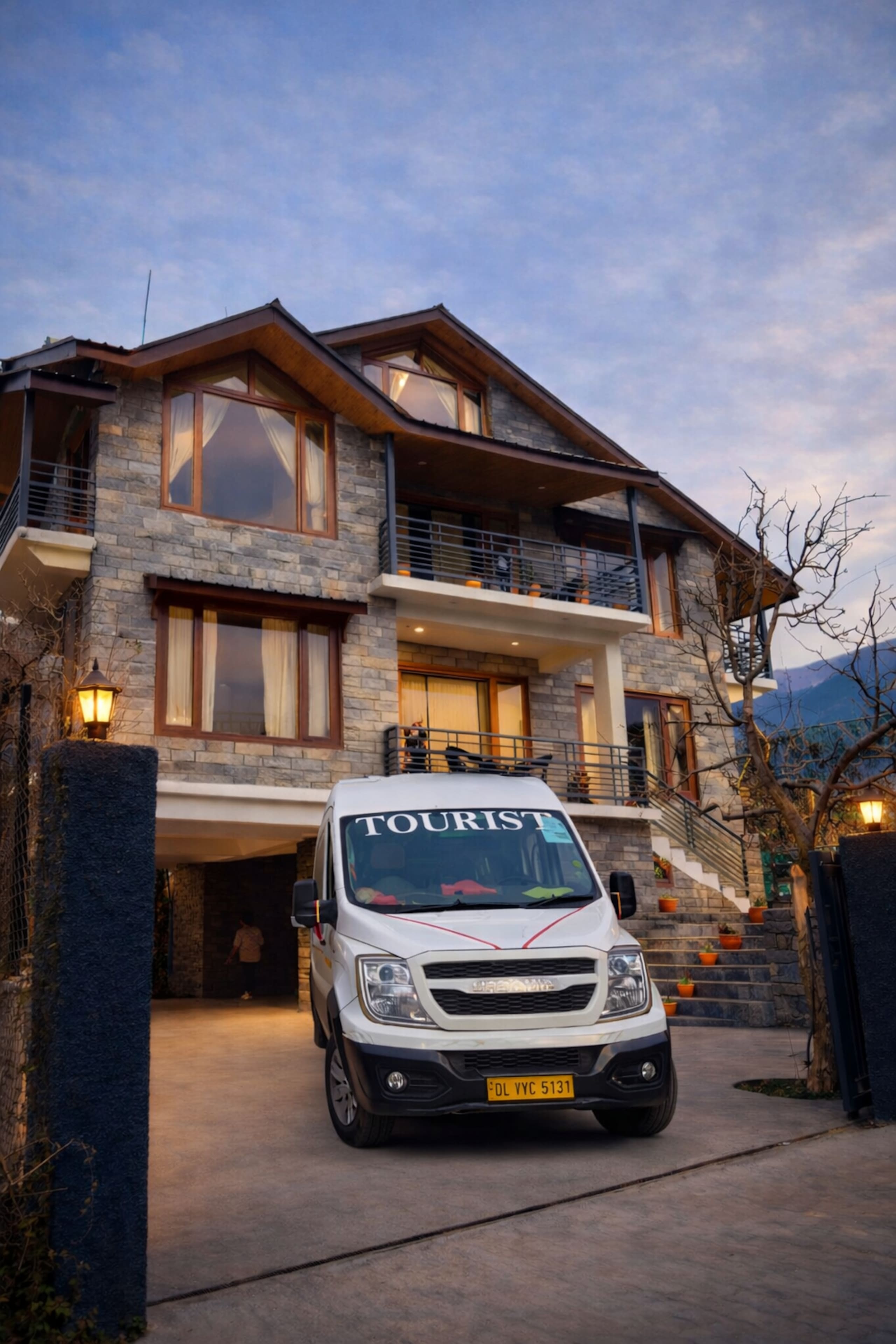 Odbostays | 5BHK Luxury Jacuzzi Villa in Manali 32
