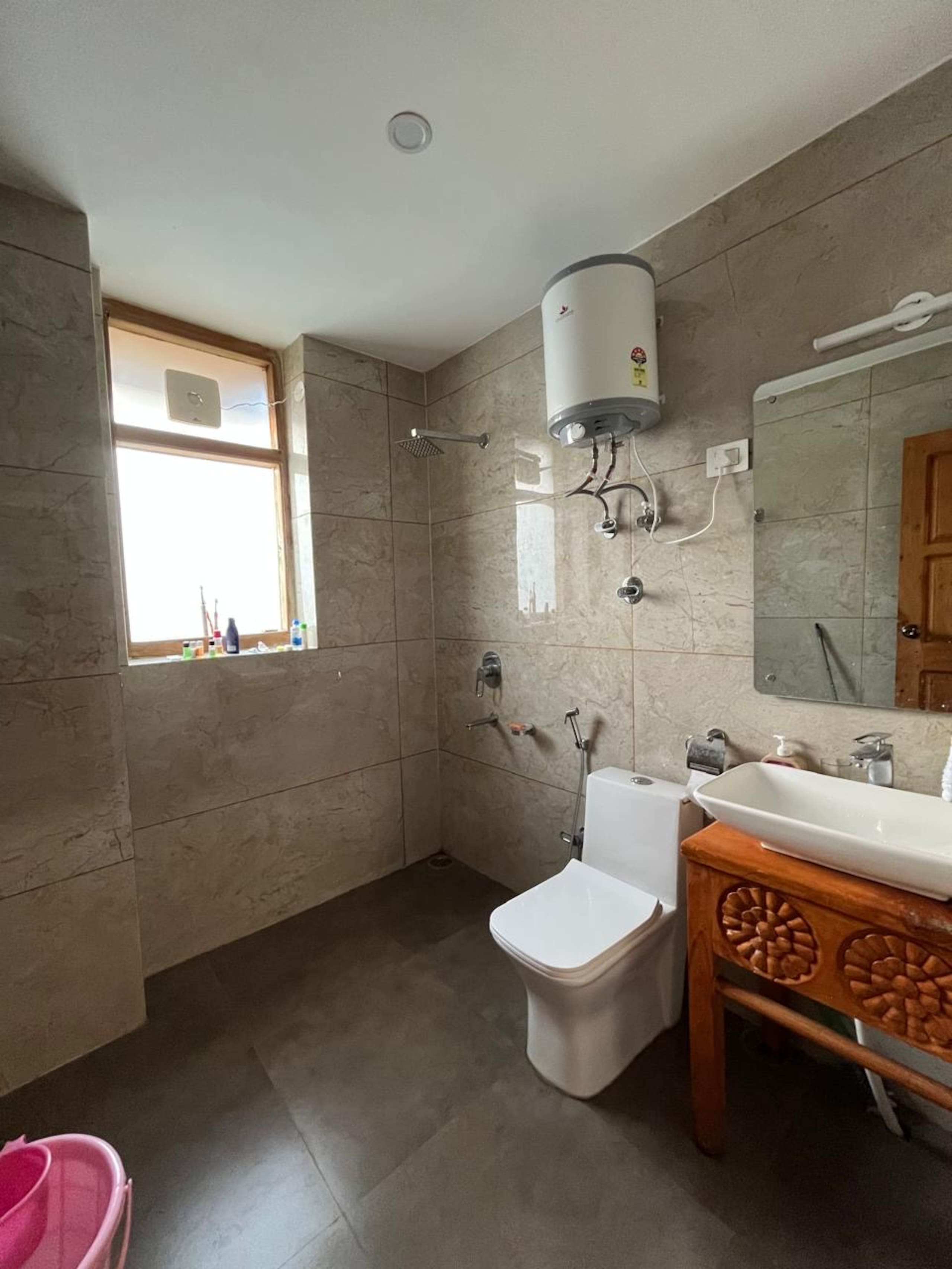 Odbostays | 5BHK Luxury Jacuzzi Villa in Manali 21