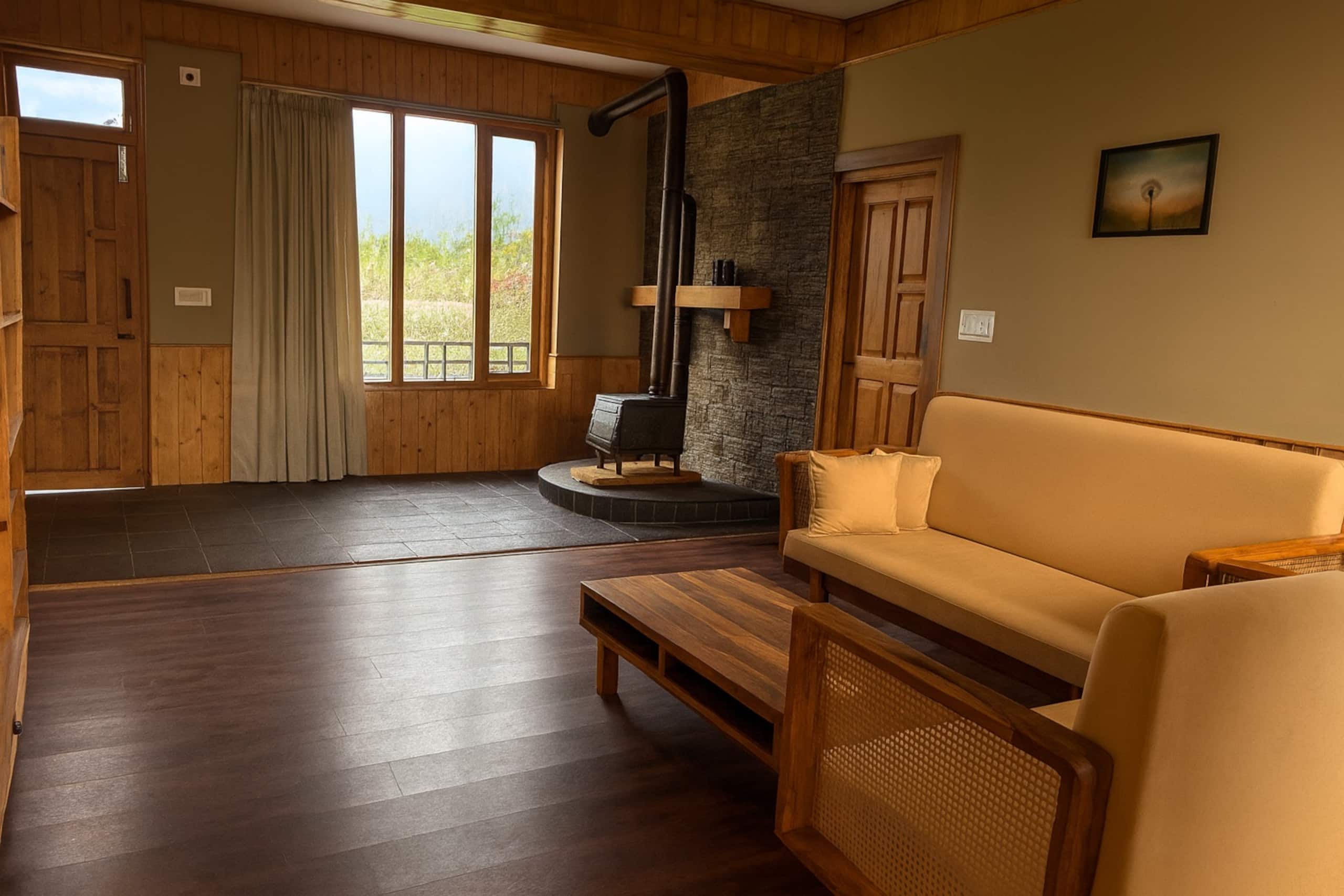 Odbostays | 5BHK Luxury Jacuzzi Villa in Manali 11