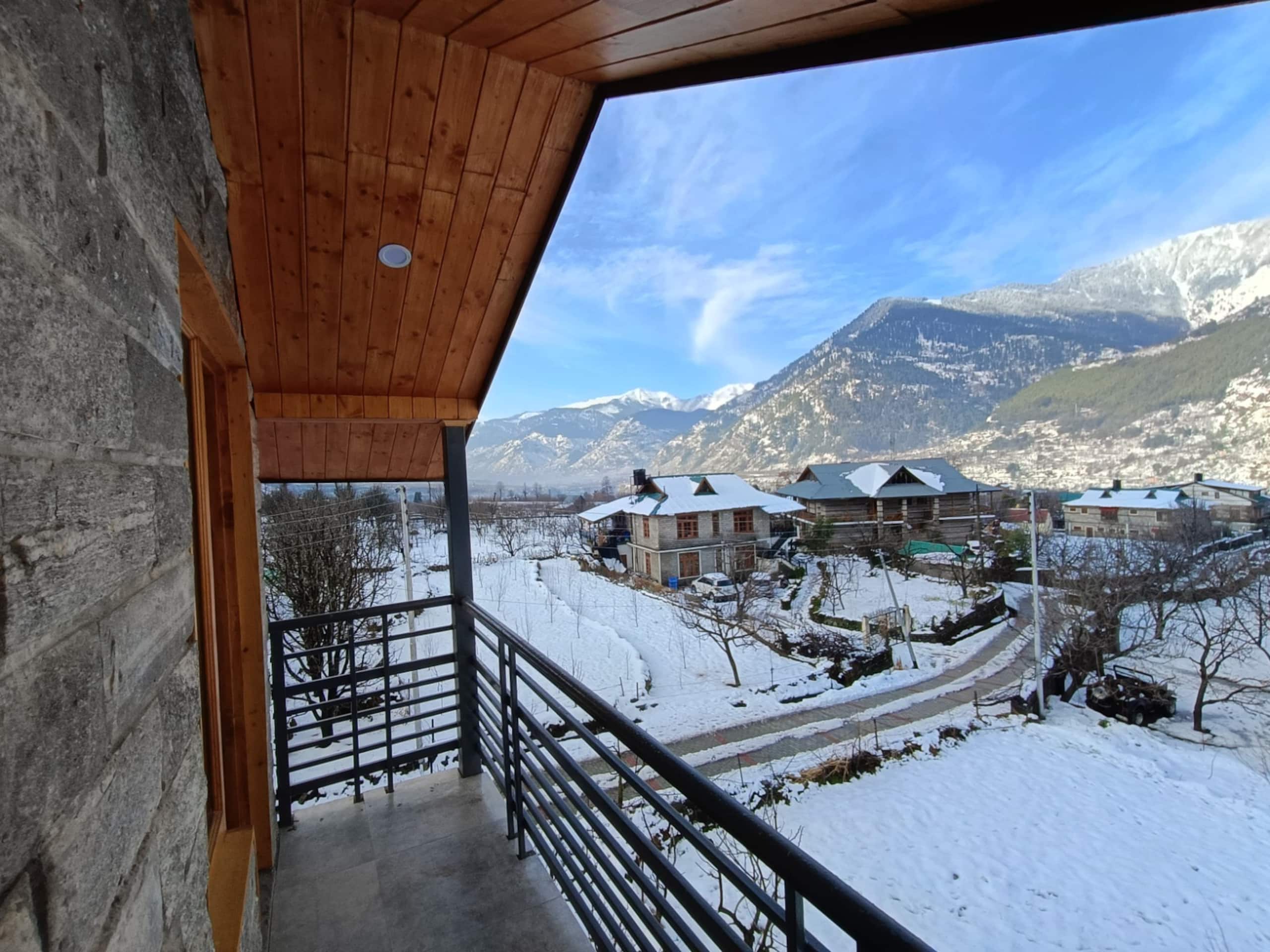 Odbostays | 5BHK Luxury Jacuzzi Villa in Manali 15