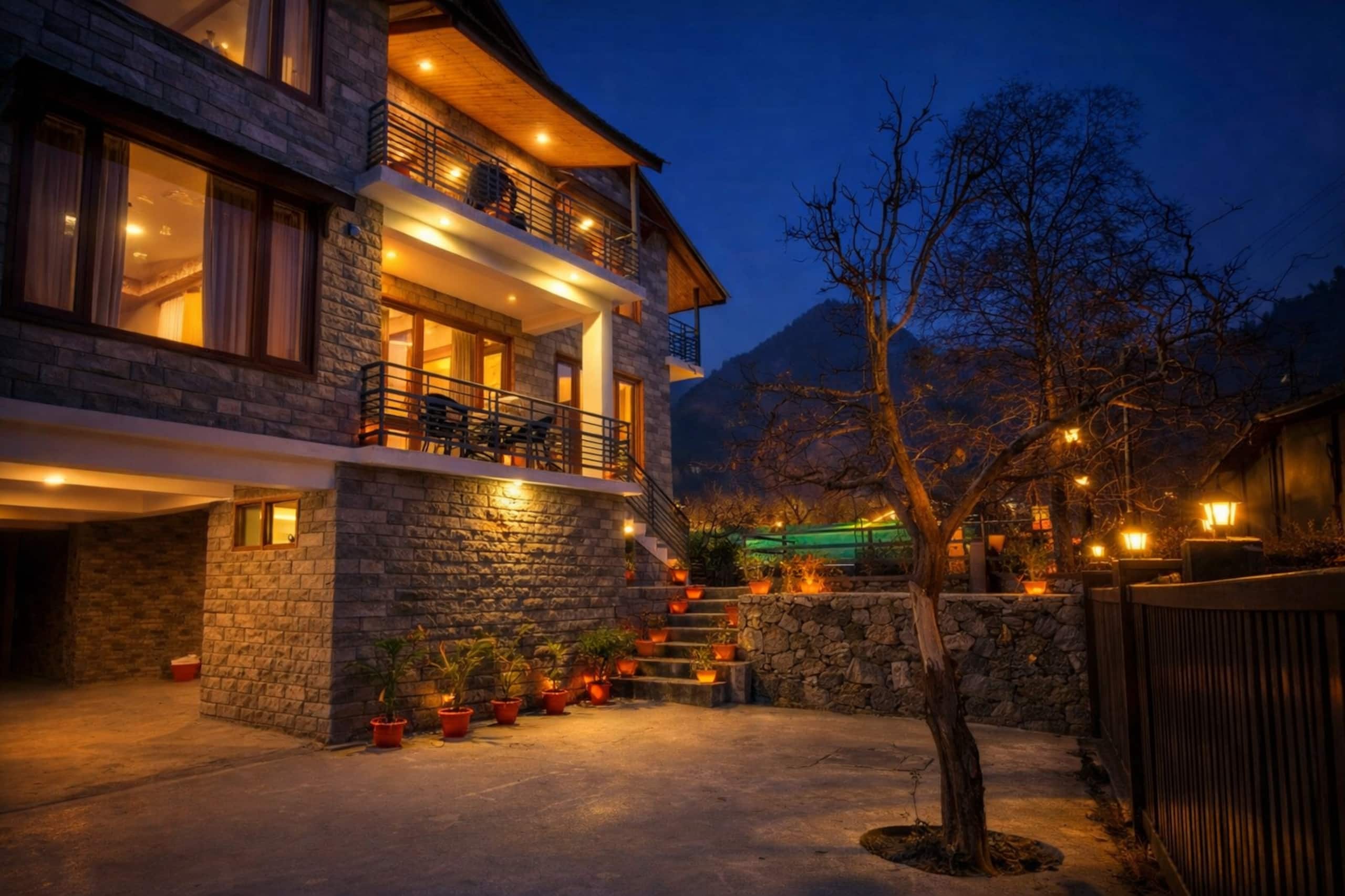 Odbostays | 5BHK Luxury Jacuzzi Villa in Manali 34
