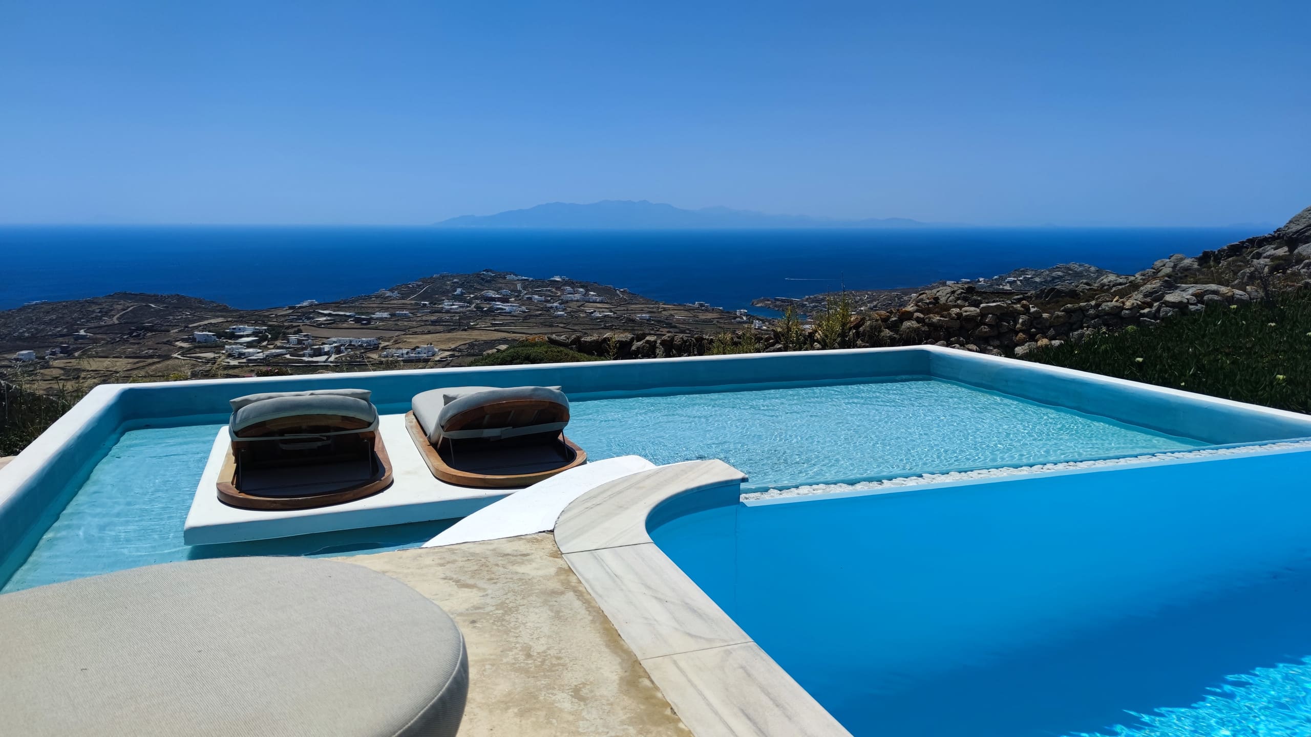 seaview suite/infinity pool/Mykonos/amallinisuites 8