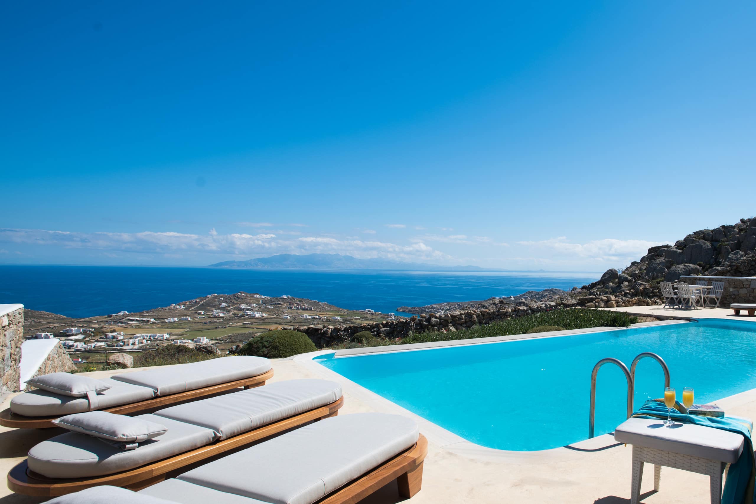seaview suite/infinity pool/Mykonos/amallinisuites 20