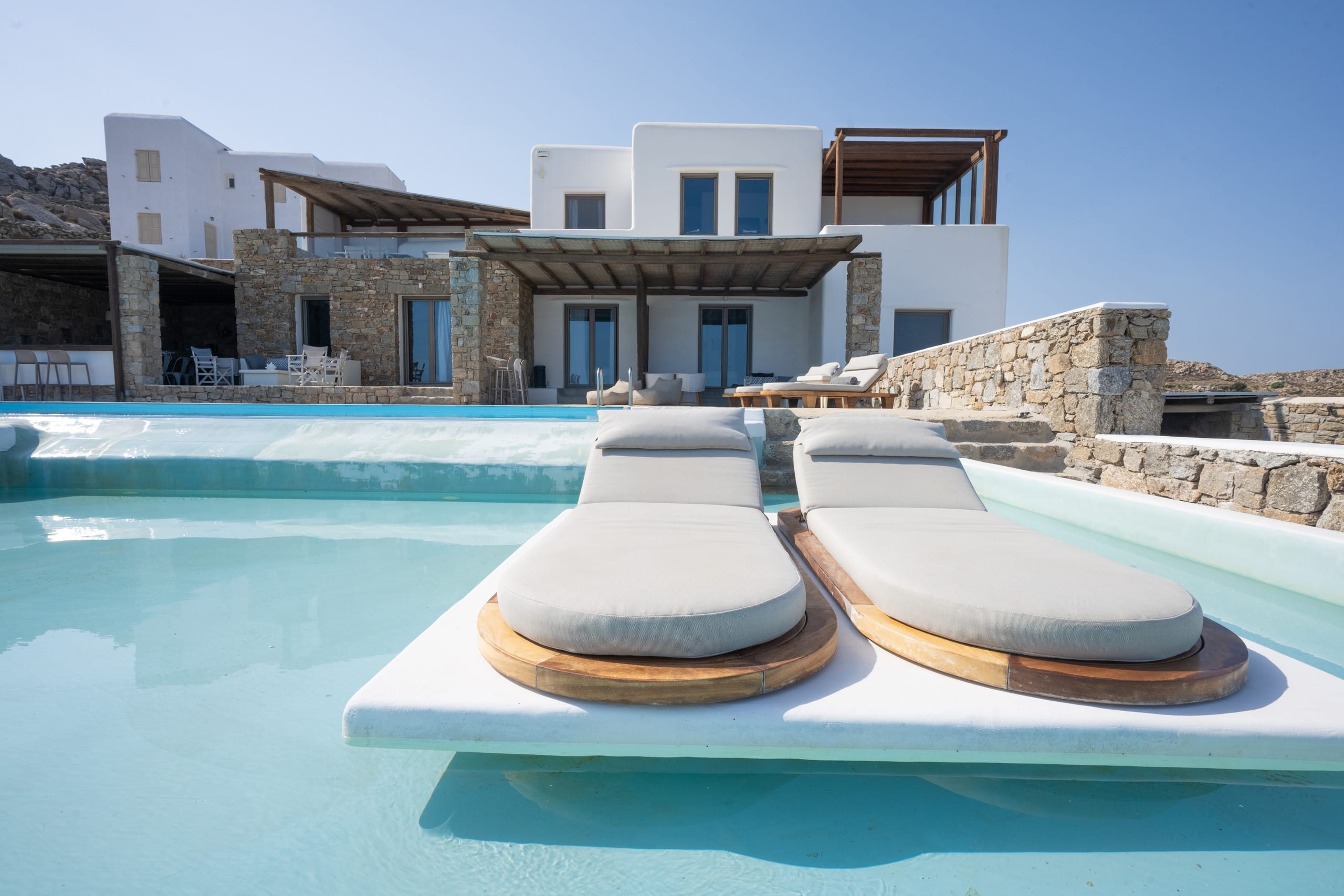 seaview suite/infinity pool/Mykonos/amallinisuites 15
