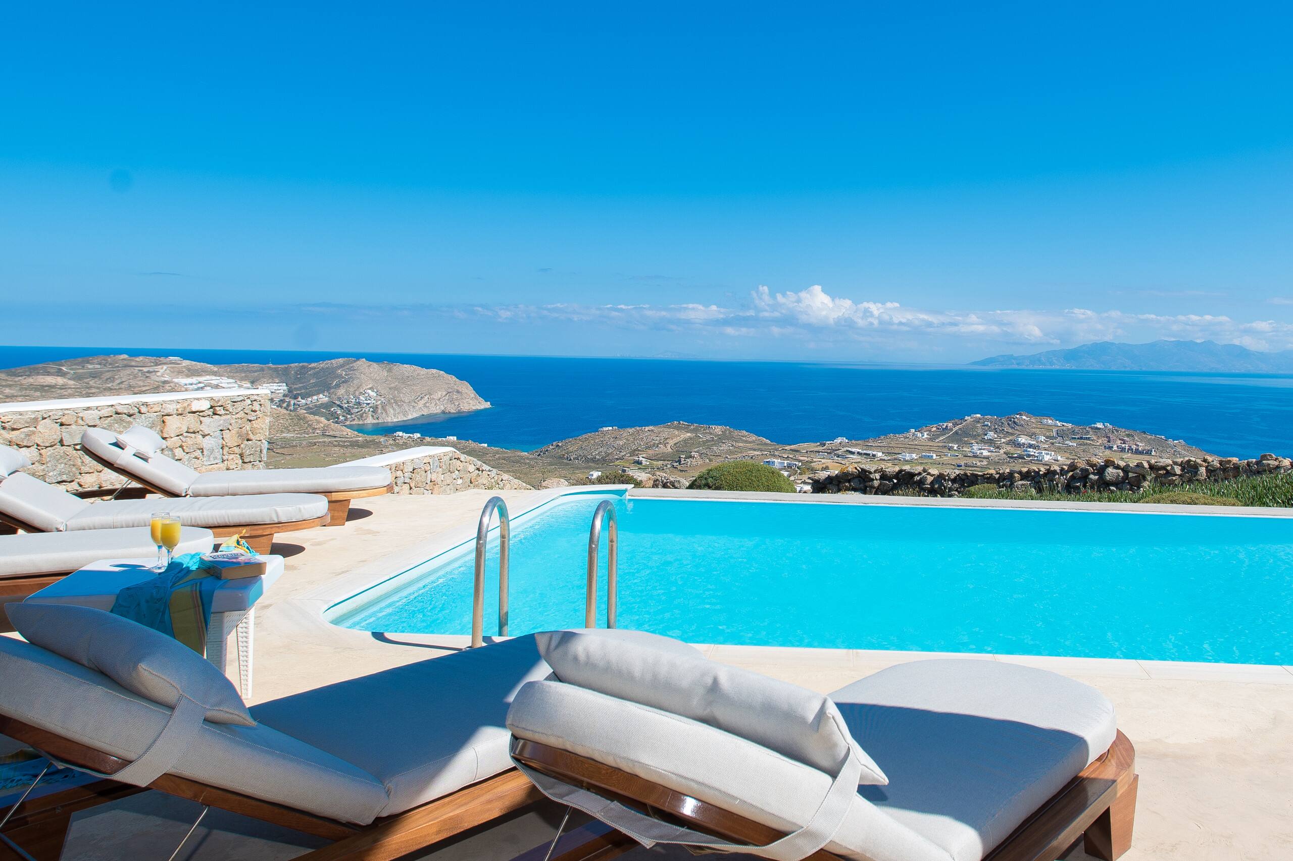 seaview suite/infinity pool/Mykonos/amallinisuites 18