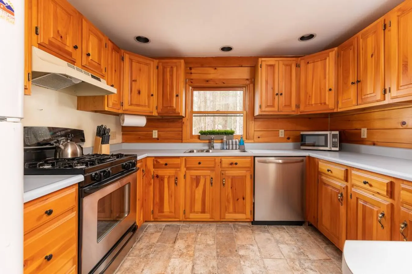 Attitash slopeSide! Family&Pet Friendly Fireplace 16