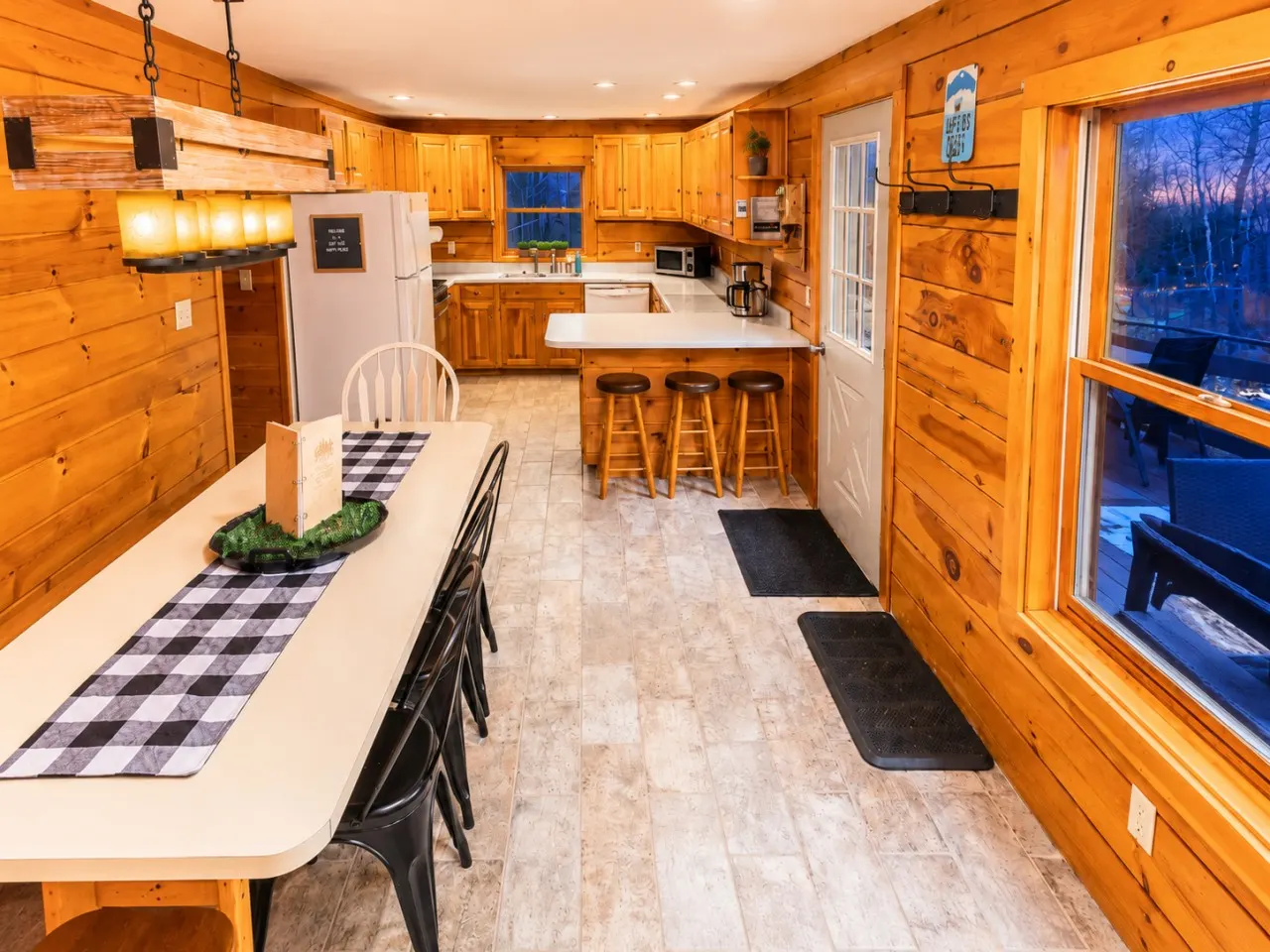 Attitash slopeSide! Family&Pet Friendly Fireplace — photo 3