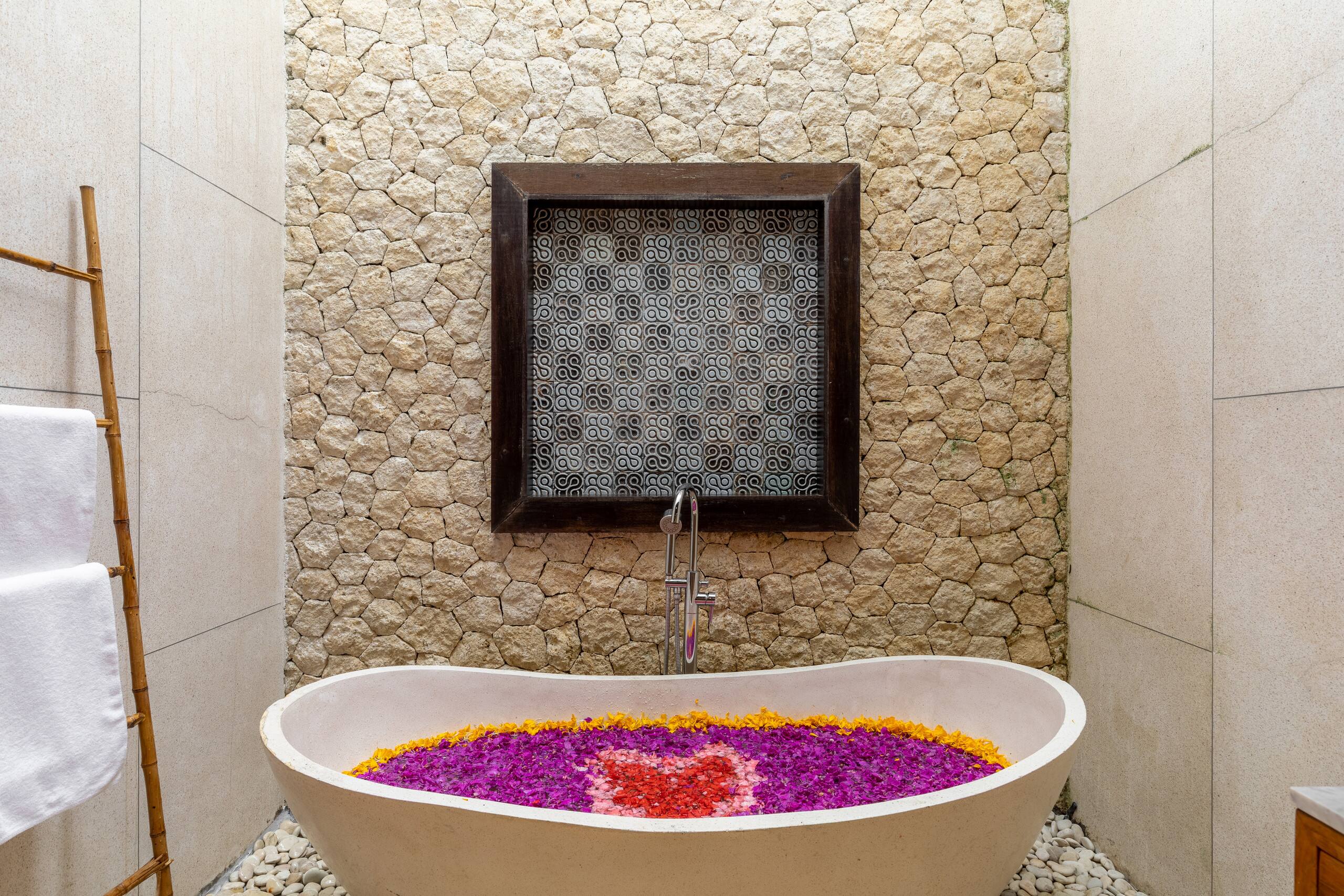 Green Luxury Villa Jimbaran 16