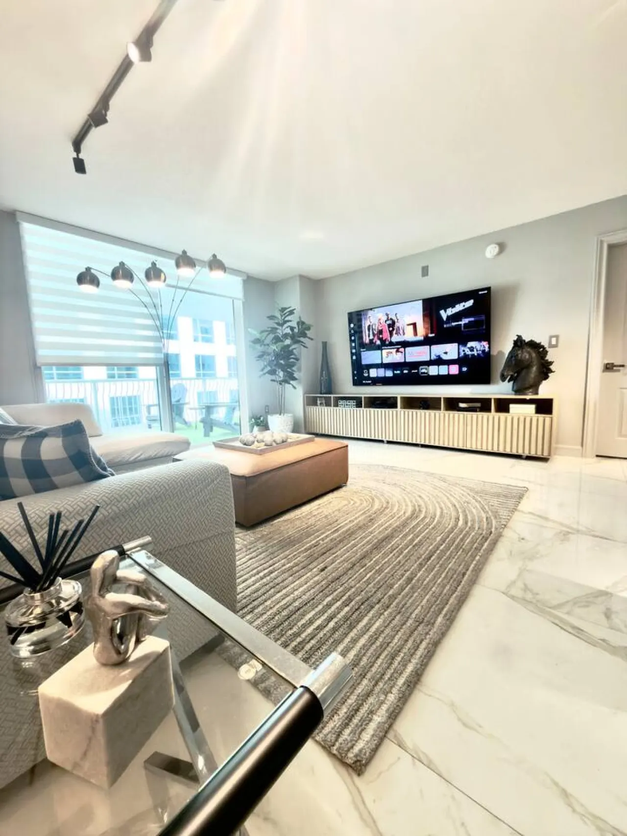 Luxury 1BR Brickell, Bay/City Views, Free Parking 15
