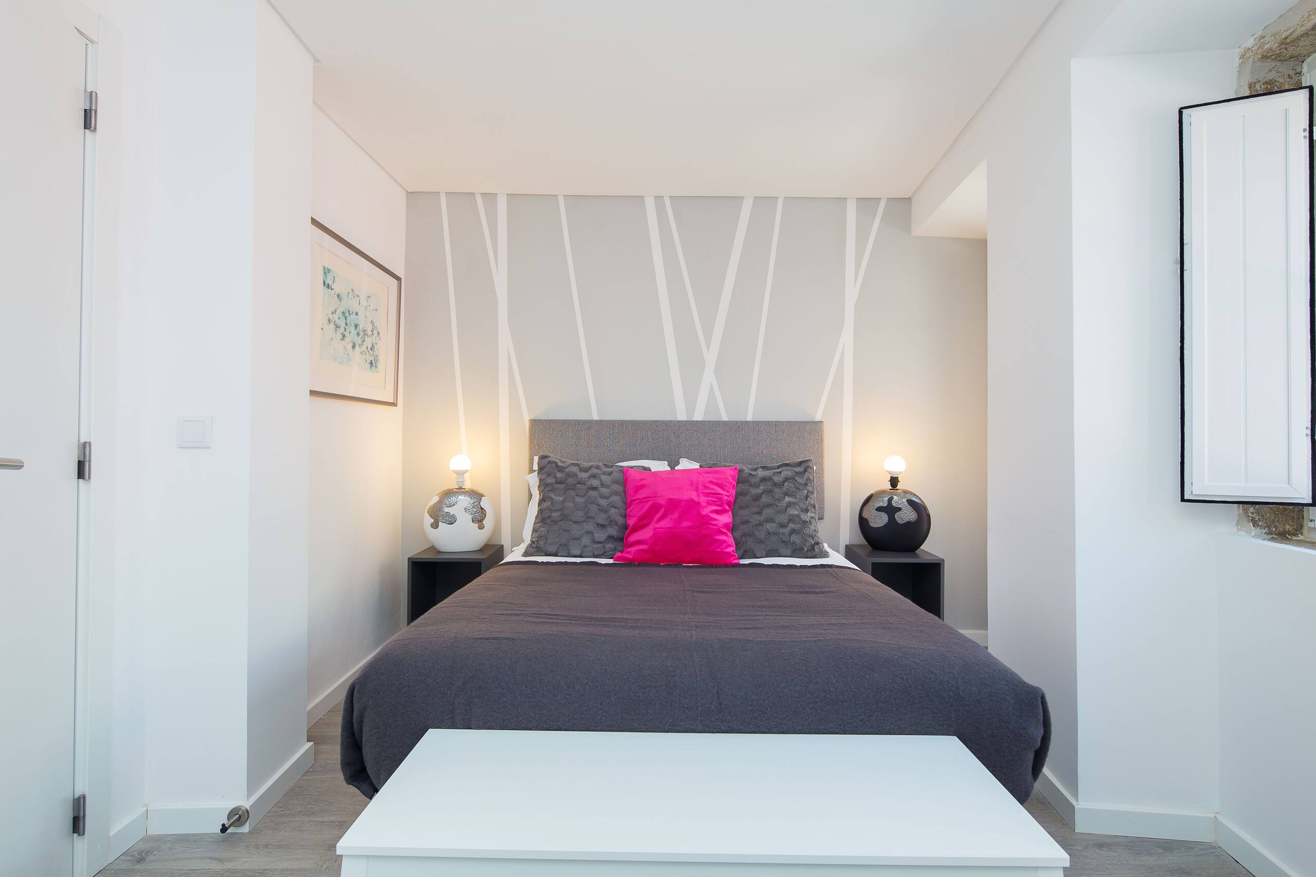 Designer Flats in Lapa, 1st floor, right - Neighbor's Window 2