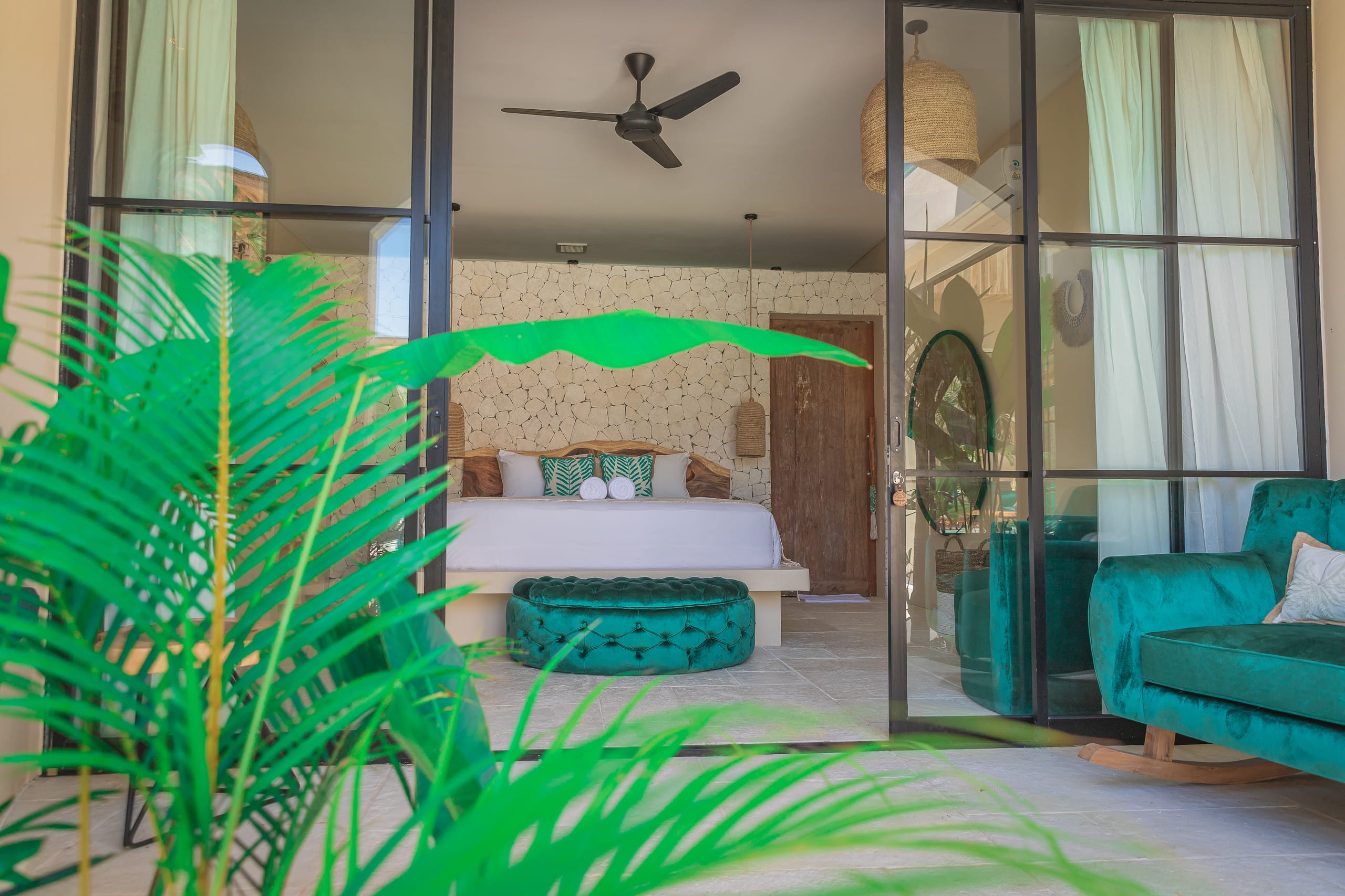 Jungle Bungalow — photo 2