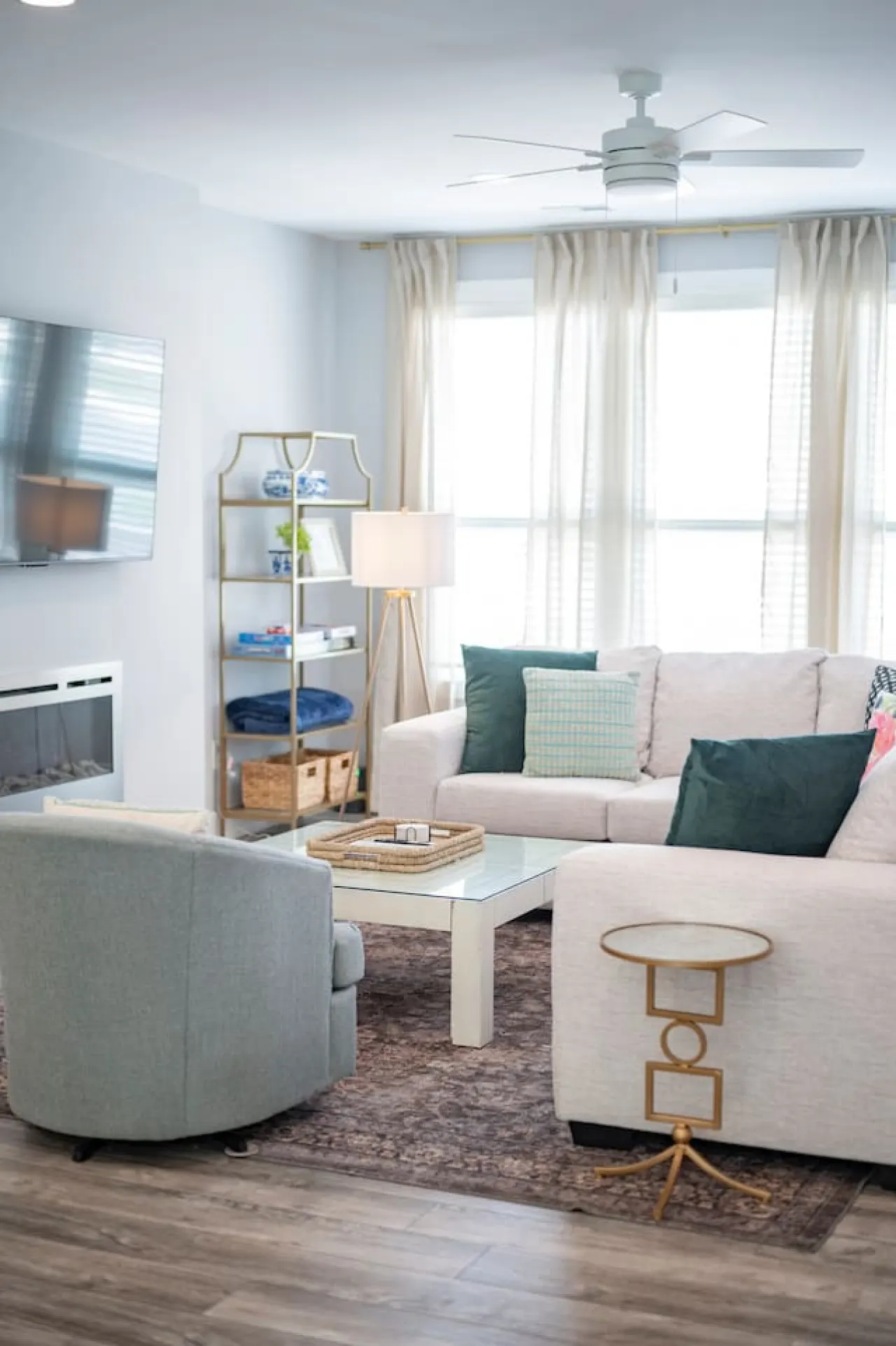 Charming 3BD Home TV In Every Room 9 MIN to LU 1
