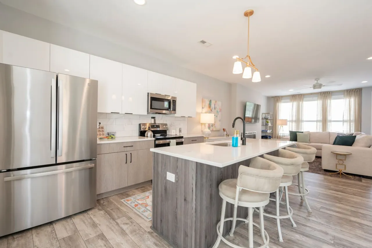 Charming 3BD Home TV In Every Room 9 MIN to LU 15