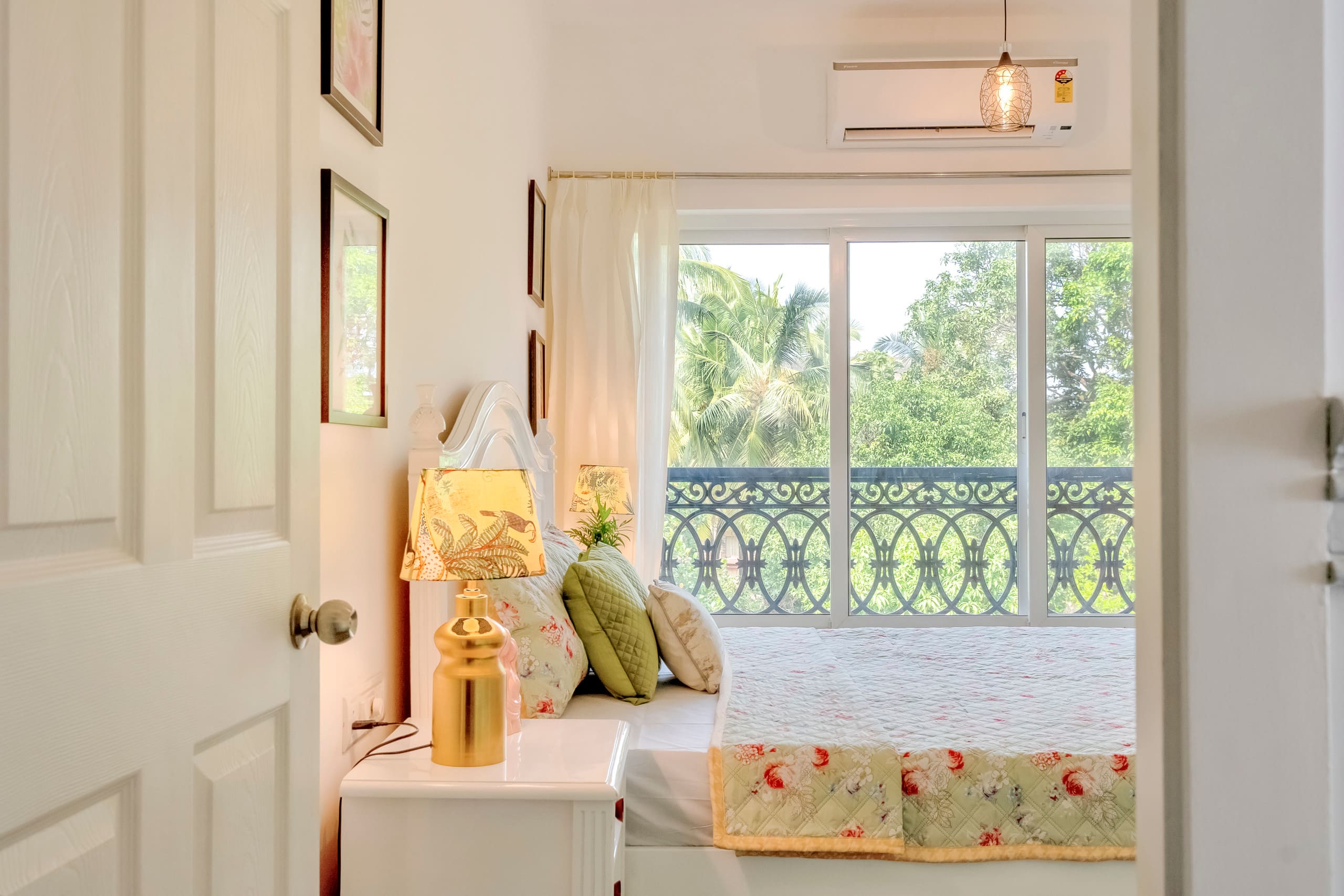 The White House - Luxury 3BHK in Candolim 38