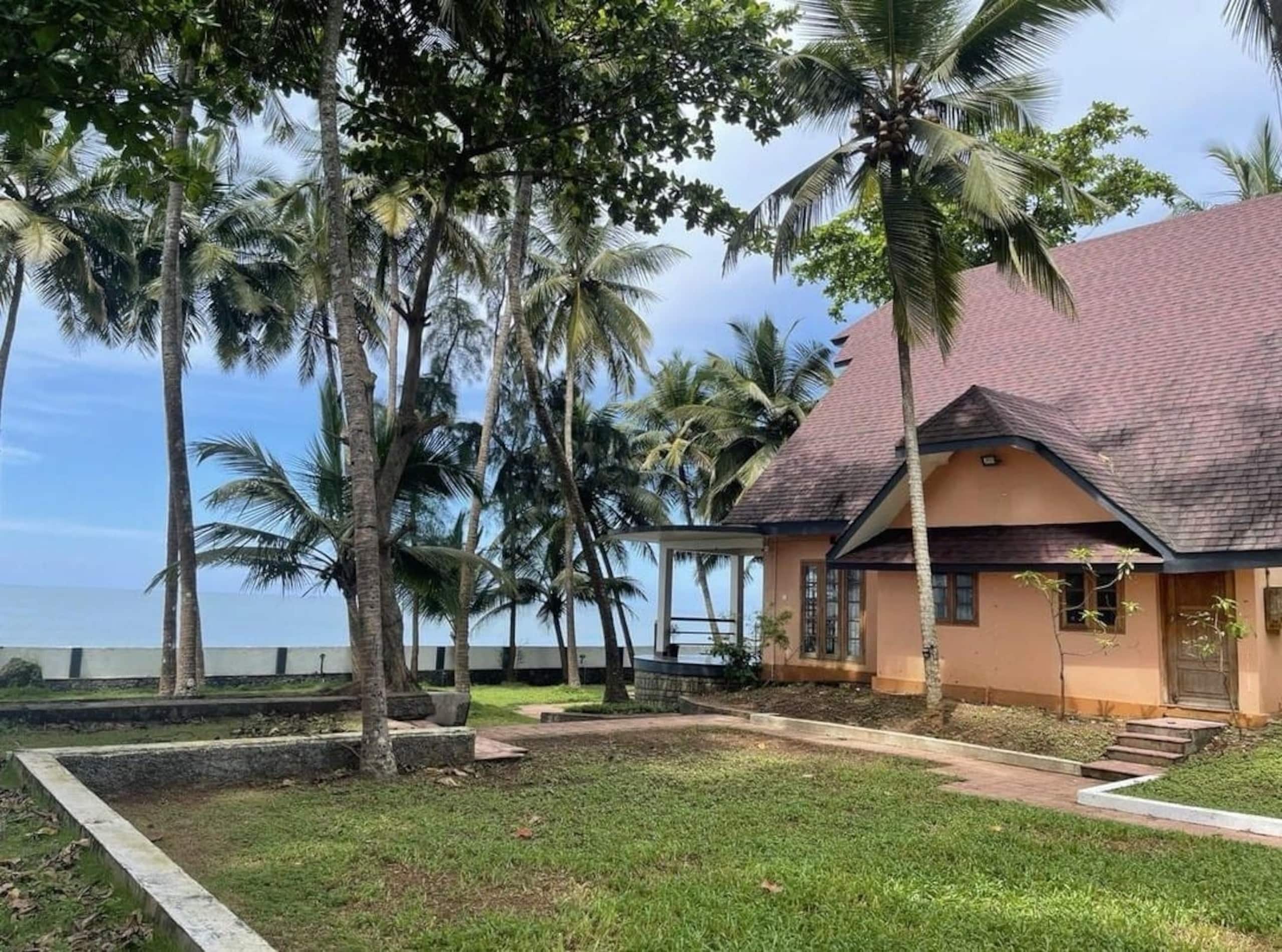 Baywatch Beachfront Villa by Grha 5