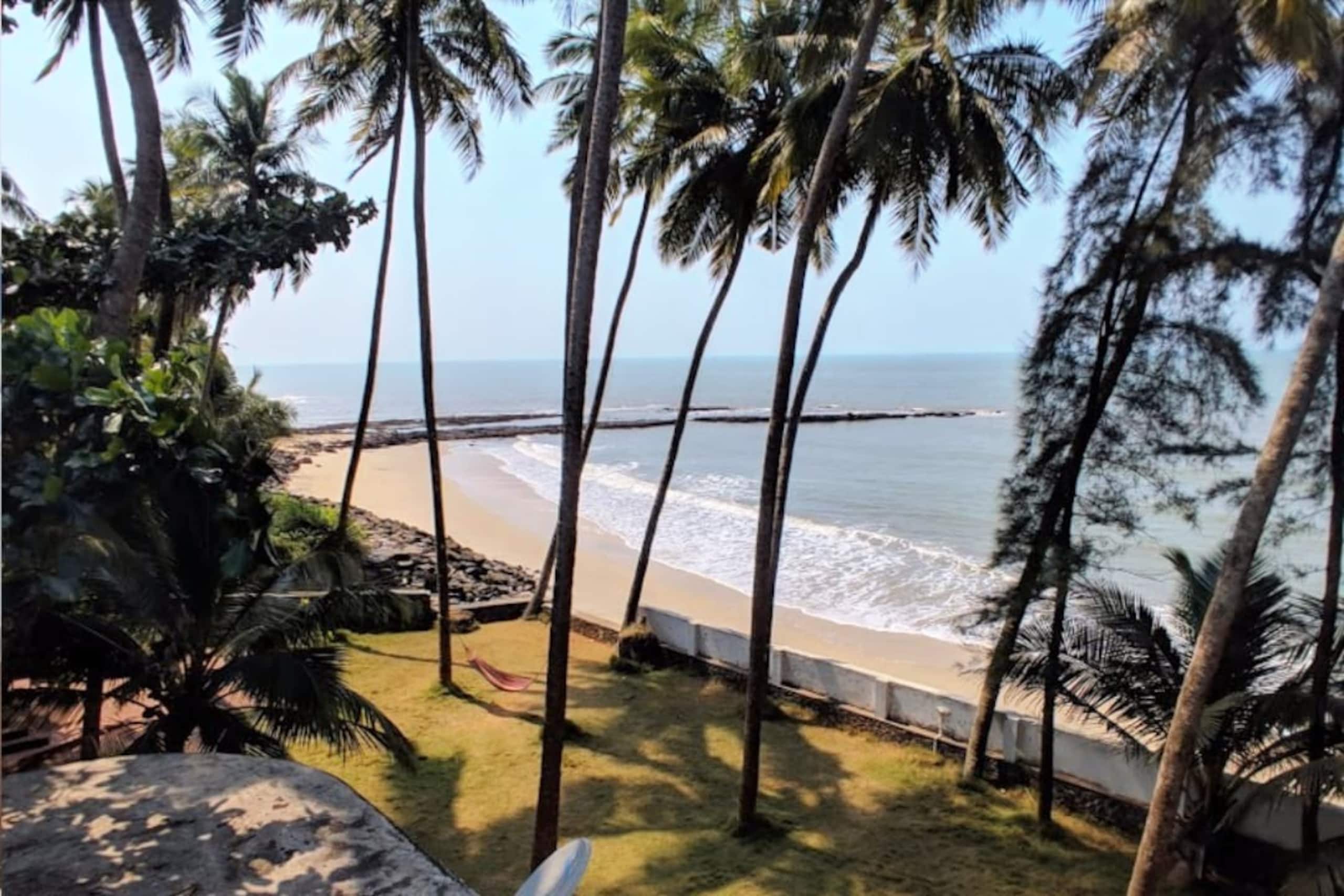 Baywatch Beachfront Villa by Grha 10