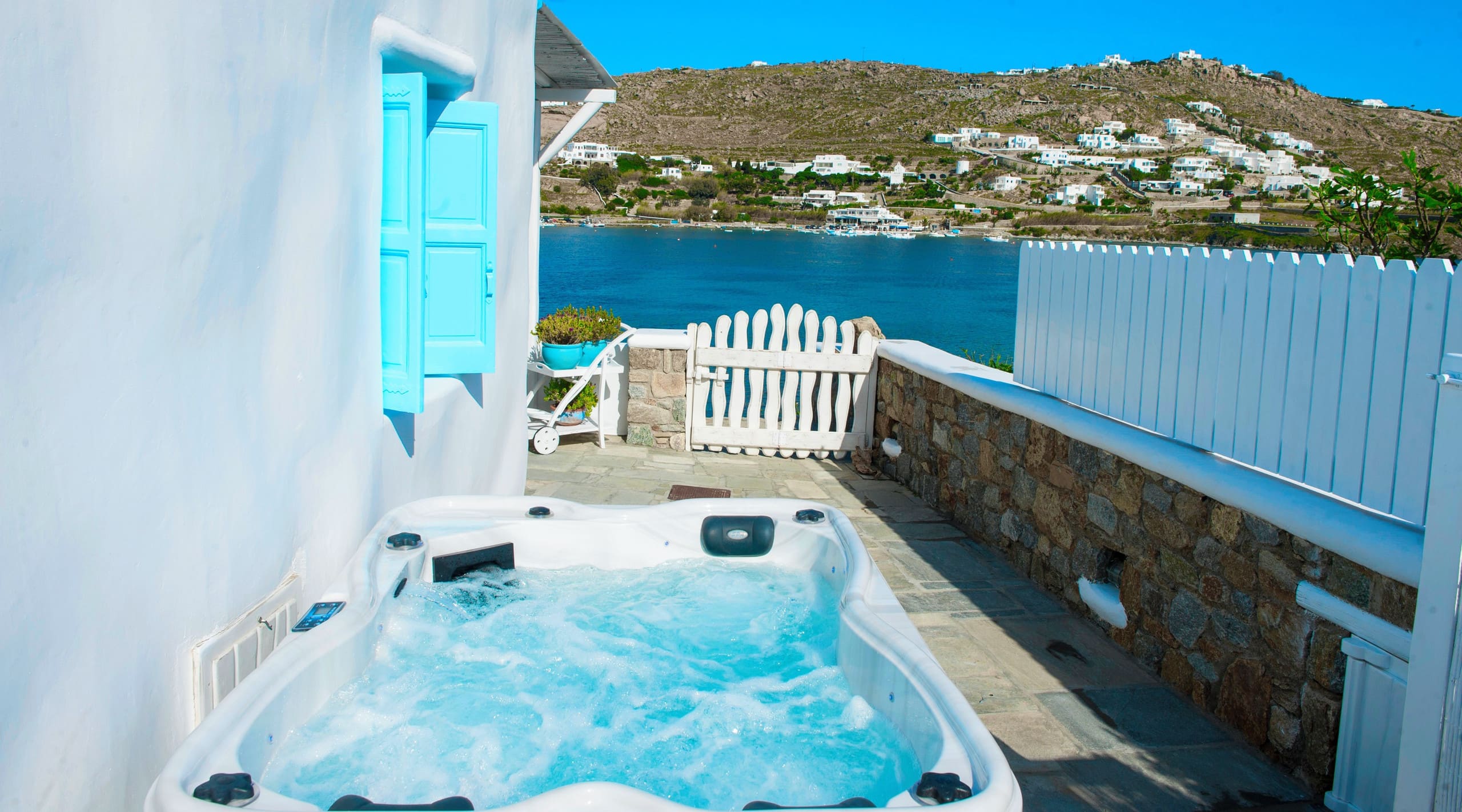 Endless BLUE Beachfront House +Jacuzzi+Parking 23