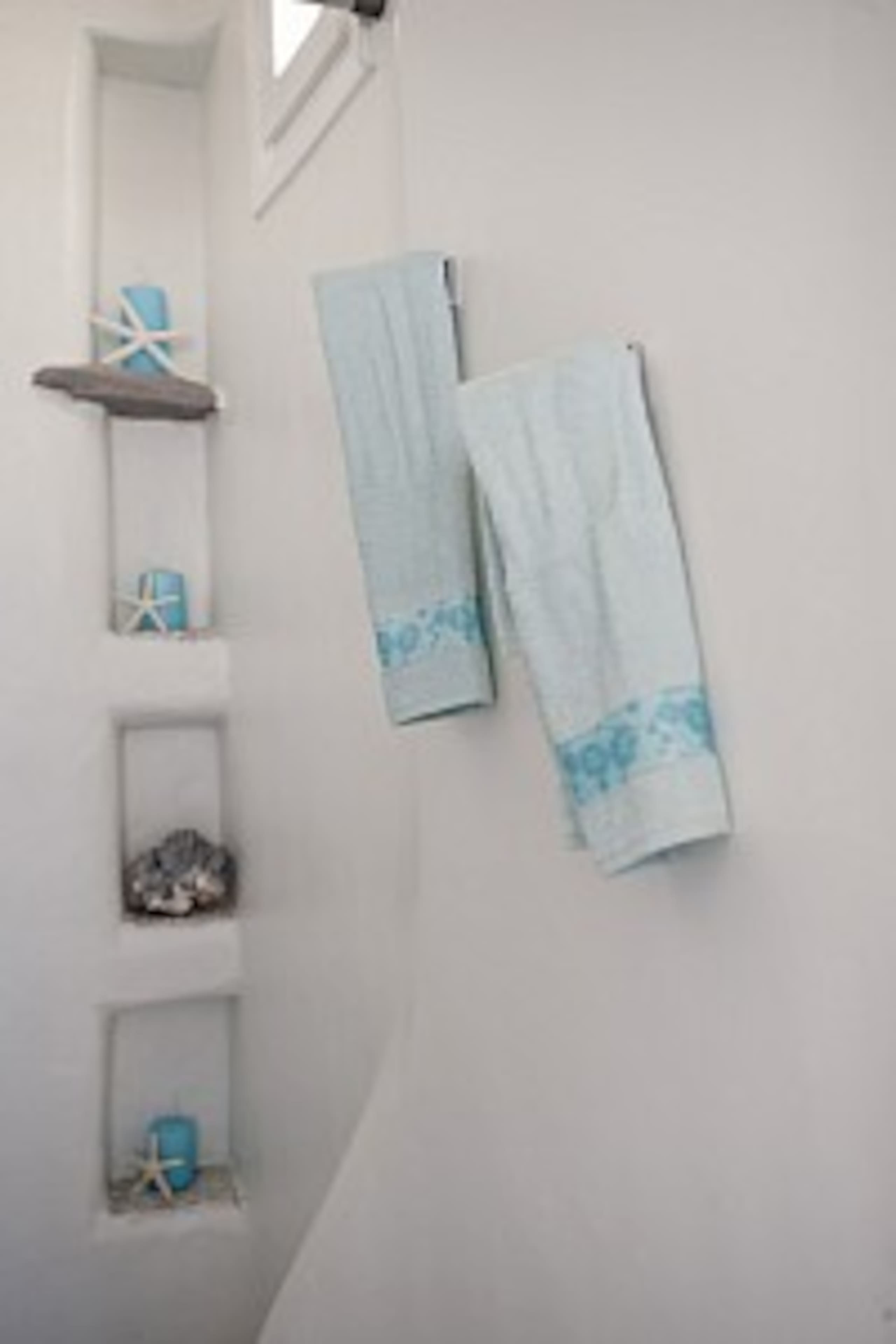 Endless BLUE Beachfront House +Jacuzzi+Parking 19
