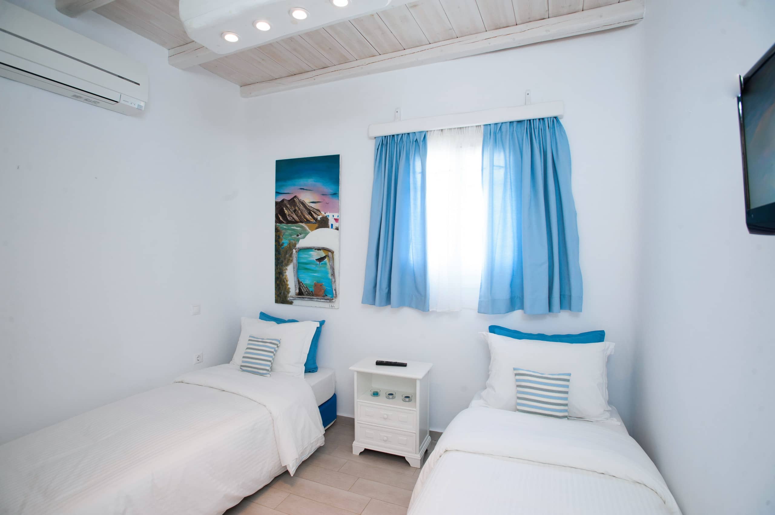 Endless BLUE Beachfront House +Jacuzzi+Parking 8