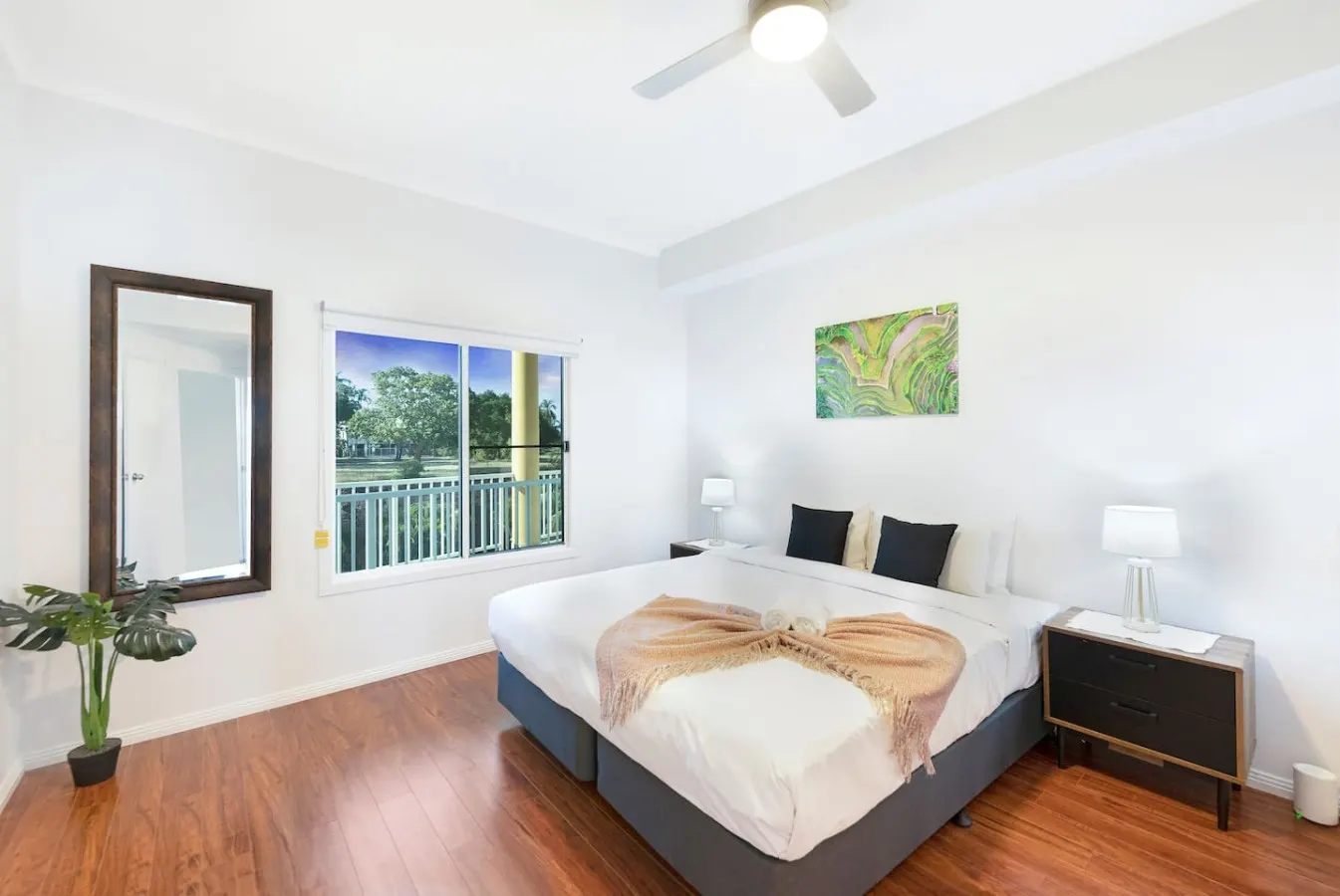 Zen Marina 1BR: Bayview ~ Private Balcony ~ Modern — photo 2