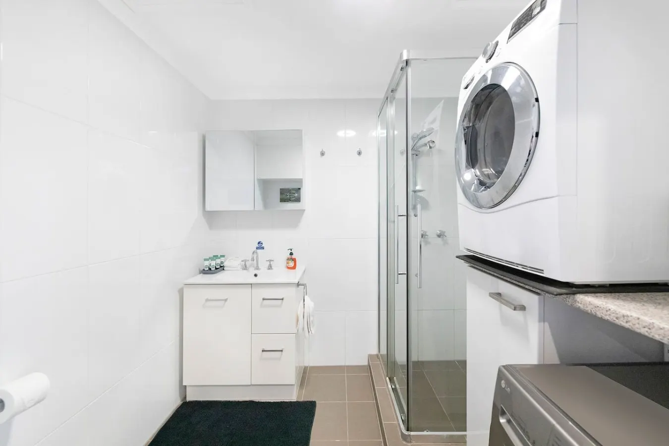 Zen Marina 1BR: Bayview ~ Private Balcony ~ Modern 20