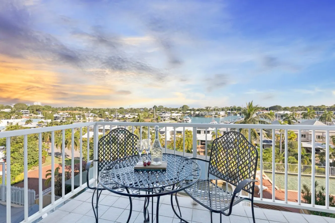 Zen Marina 1BR: Bayview ~ Private Balcony ~ Modern — photo 3