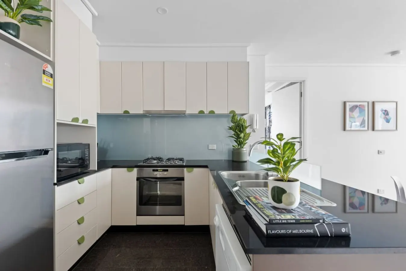 Aisha: 3 Bed, 2 Bath Apartment 11