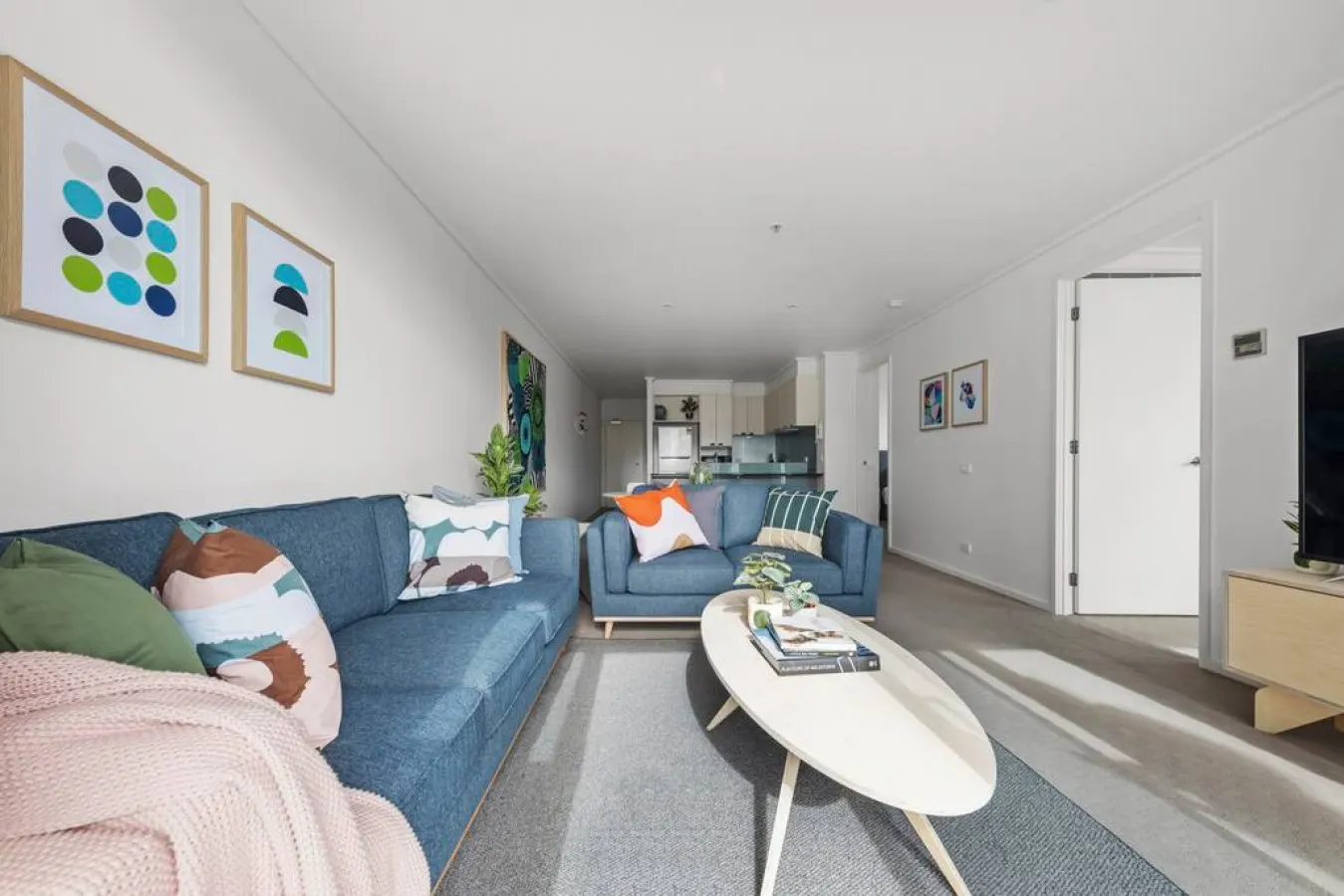 Aisha: 3 Bed, 2 Bath Apartment — photo 4