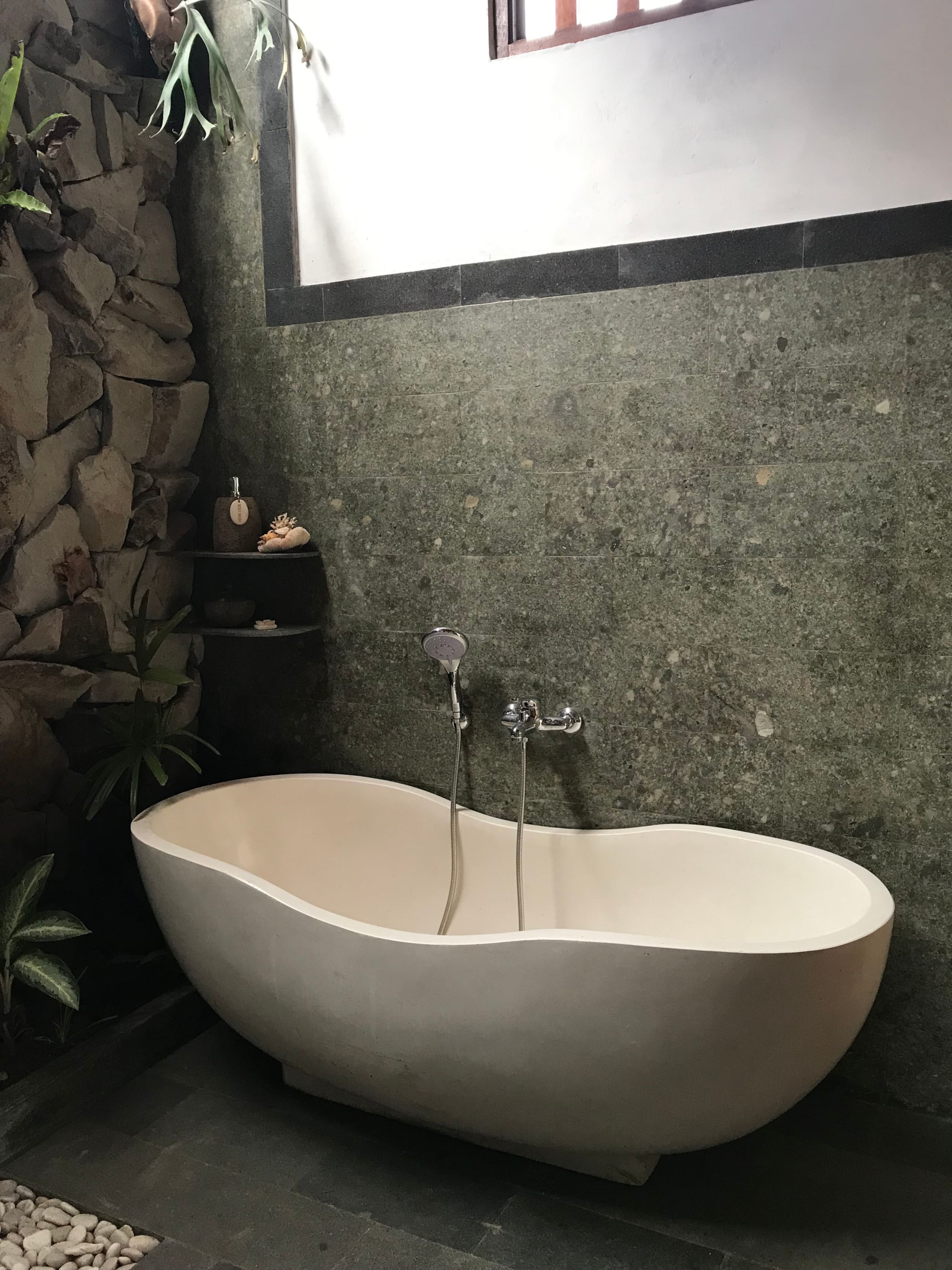 The Lili Garden 23