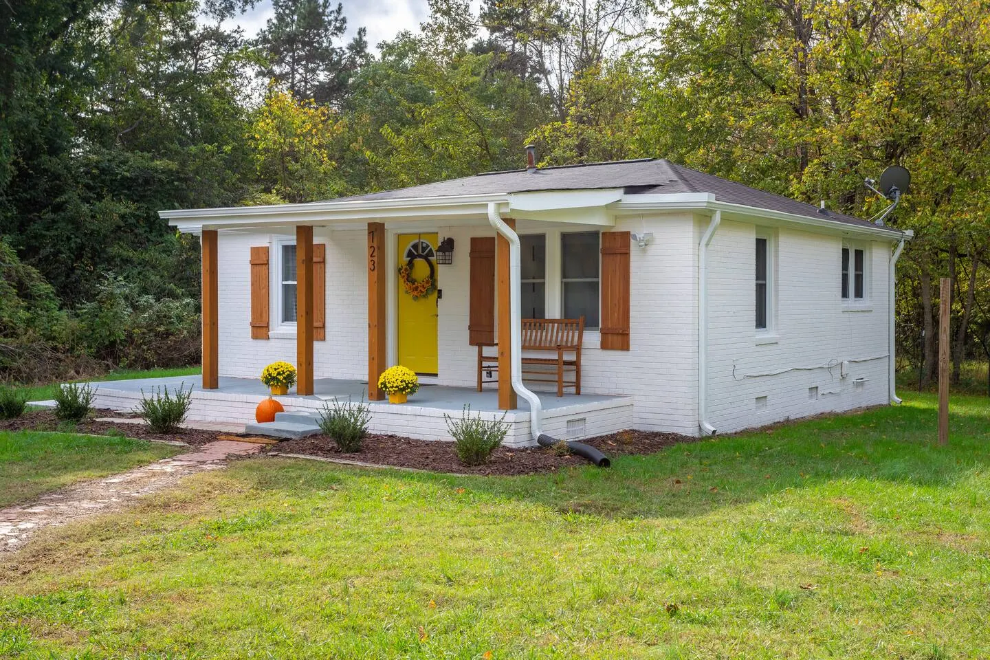 Lovely 2BR Mebane Unit 9