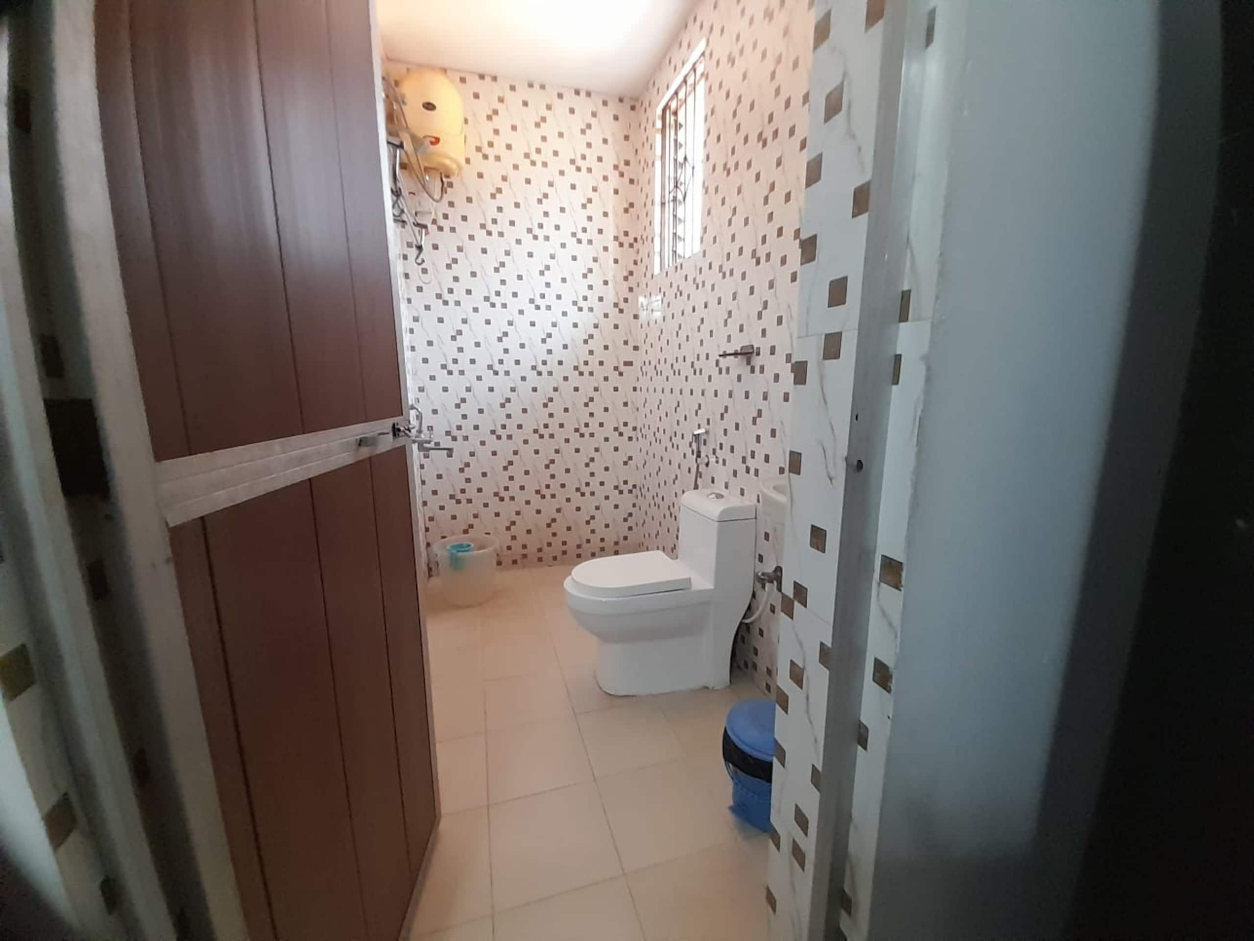 Affordable stay for a group at Baga Beach — photo 3