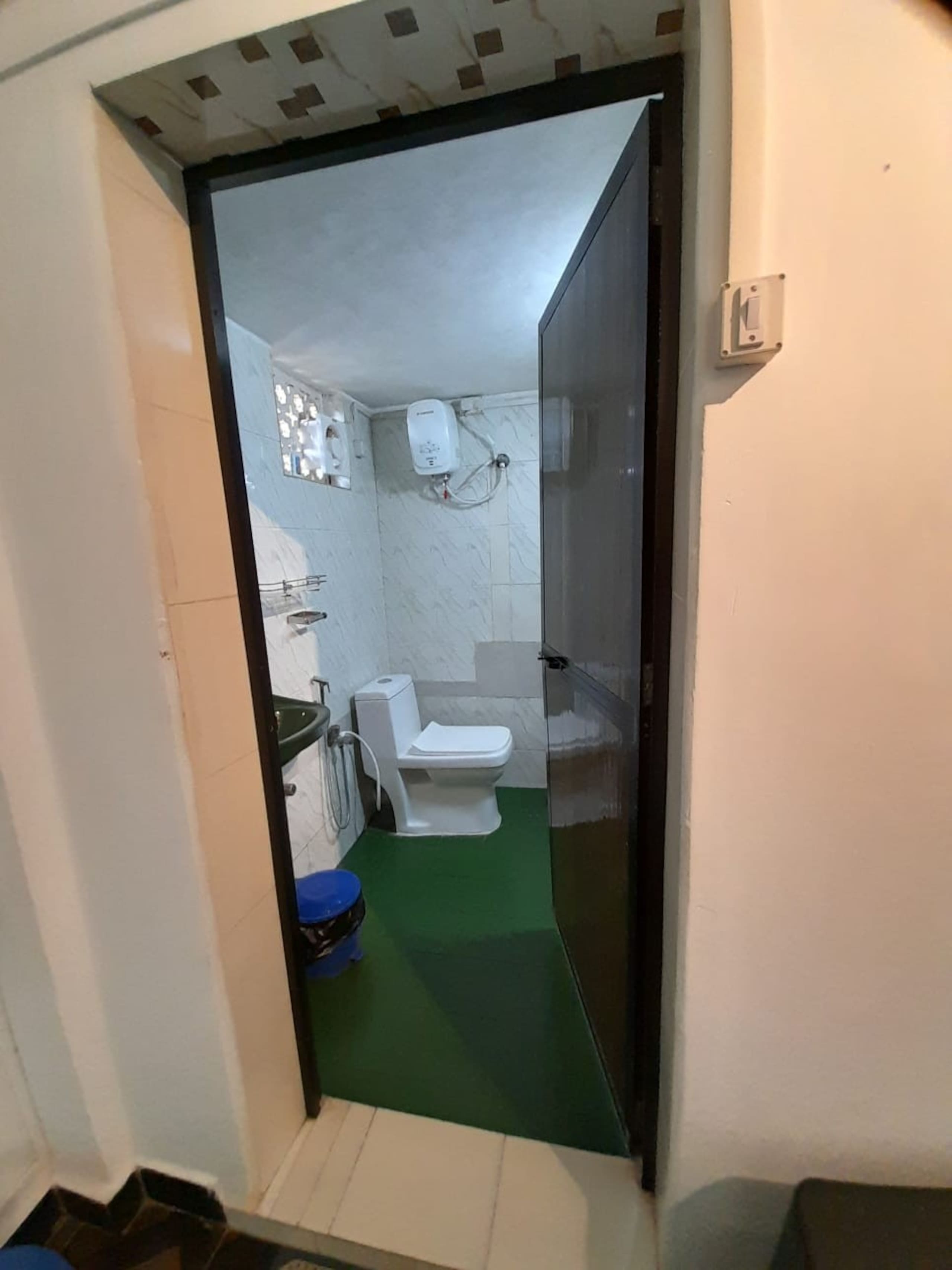 Affordable stay for a group at Baga Beach — photo 2