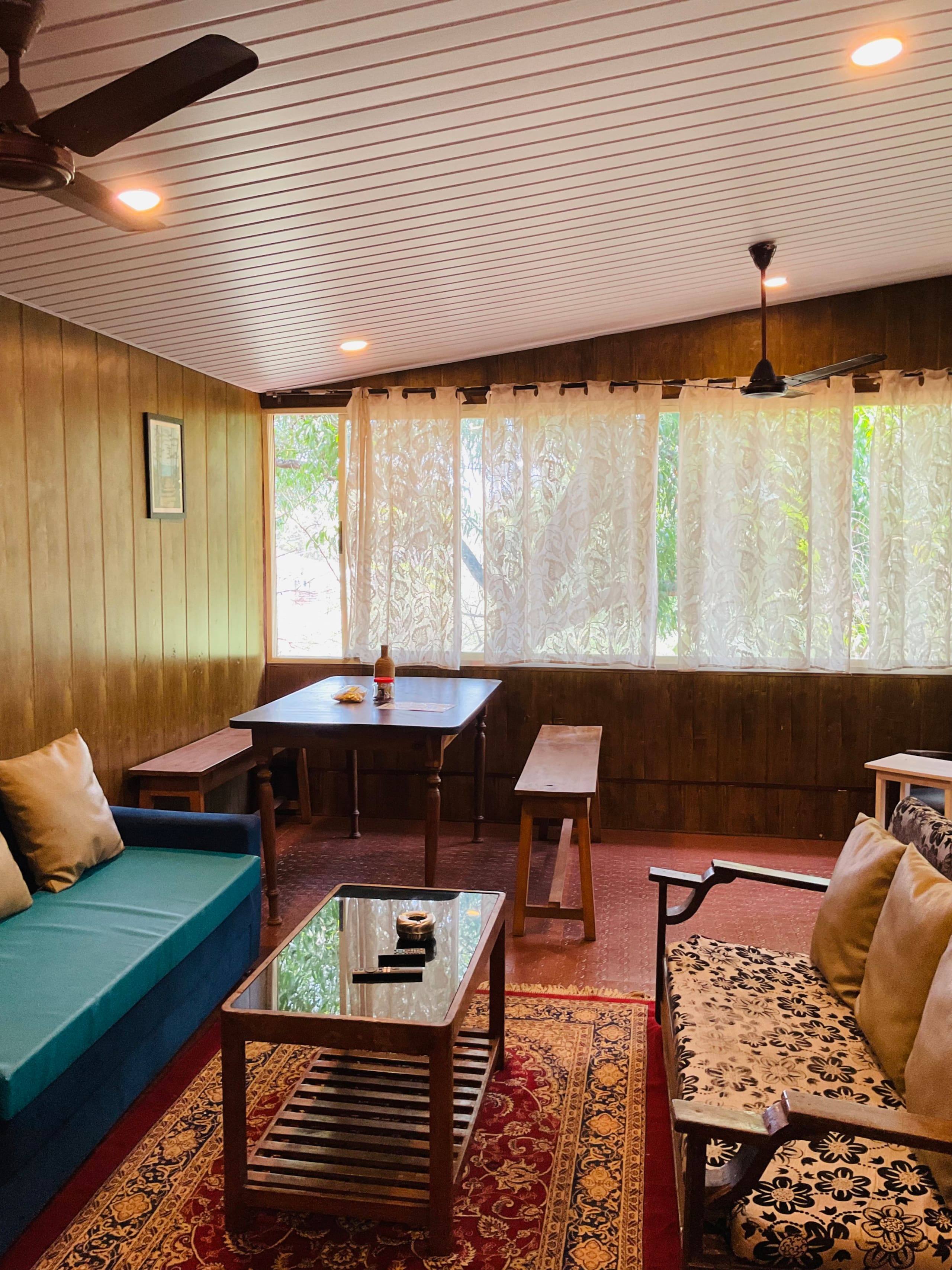 Affordable stay for a group at Baga Beach — photo 5