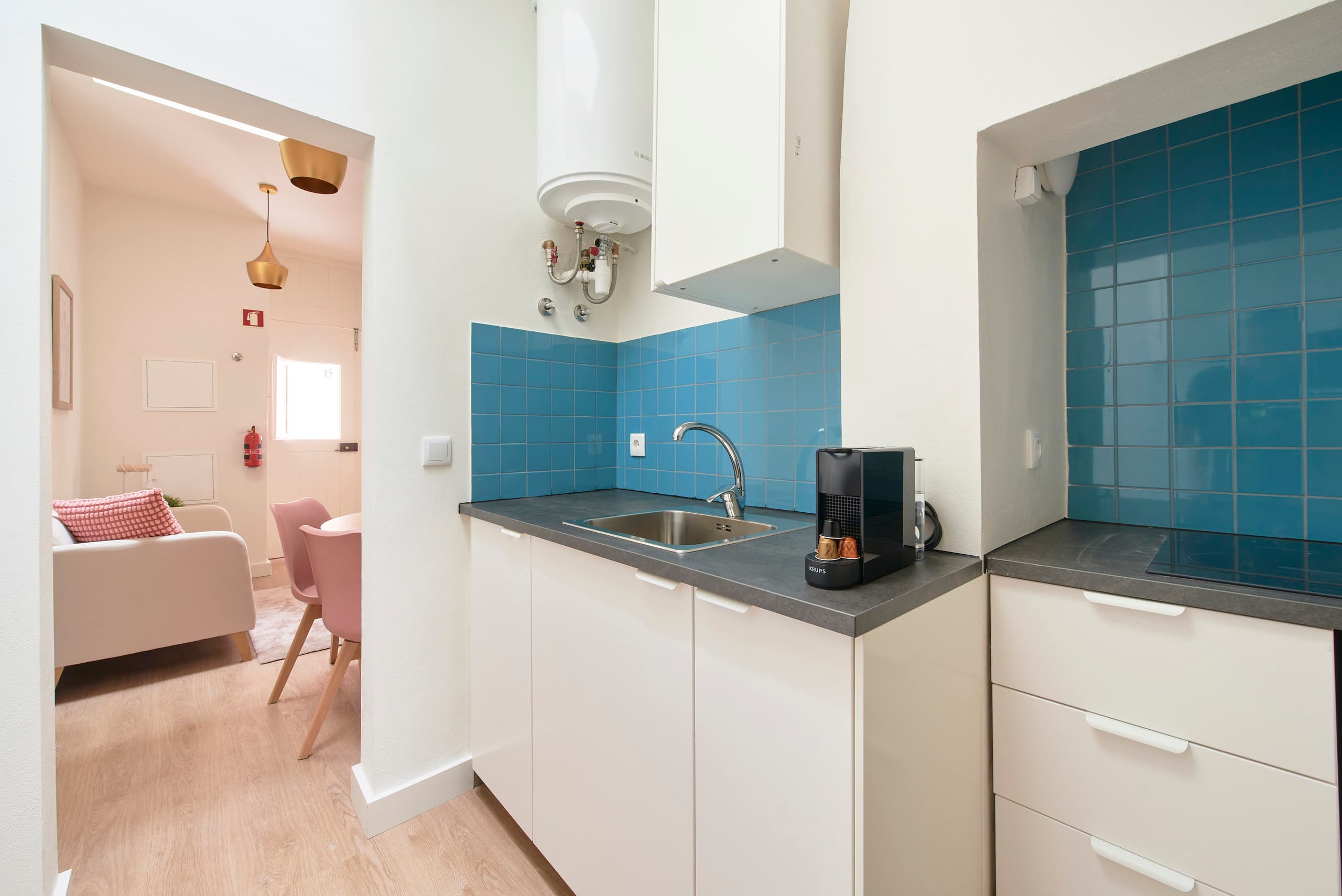 Alfama Village with Air Conditioning, Door 12 10